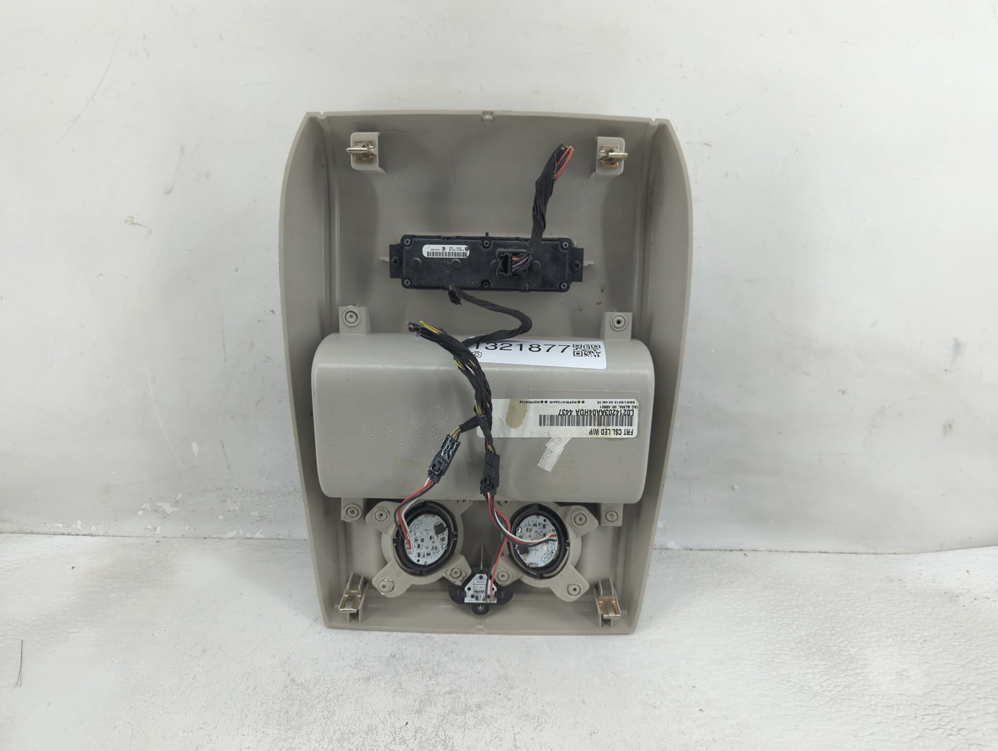 2013 Chrysler Town & Country Overhead Roof Console - Oemusedautoparts1.com