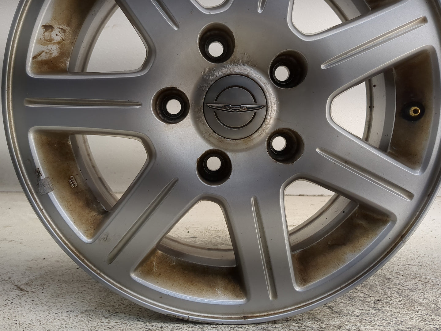 2008-2013 Chrysler Town & Country Oem Wheel Rim 1391458 - Oemusedautoparts1.com