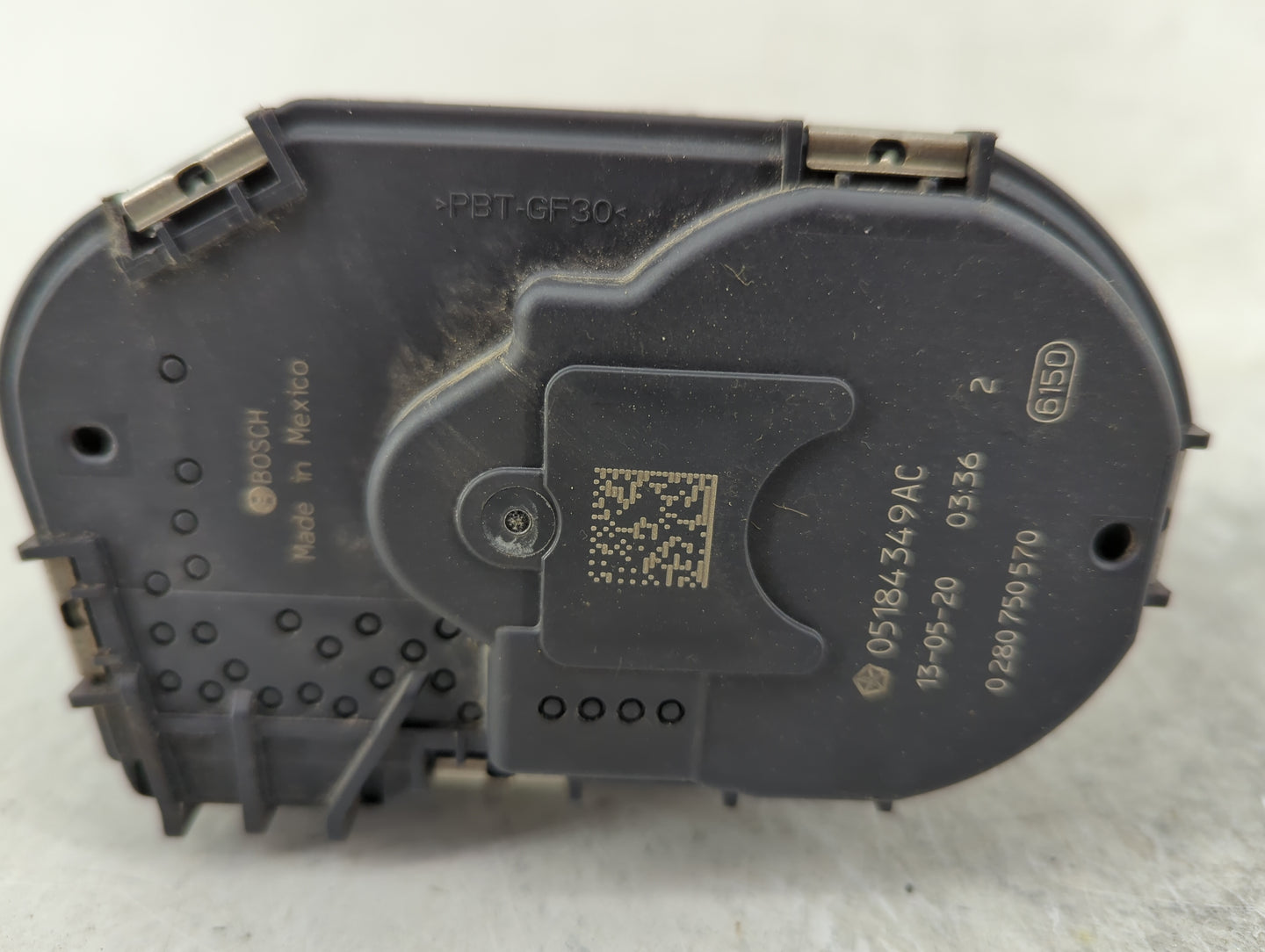 2011-2016 Chrysler Town & Country Throttle Body P/N:0 280 750 570 05184349AC Fits OEM Used Auto Parts - Oemusedautoparts1.co