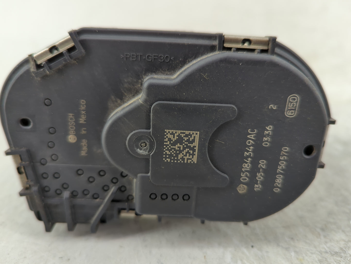 2011-2016 Chrysler Town & Country Throttle Body P/N:0 280 750 570 05184349AC Fits OEM Used Auto Parts - Oemusedautoparts1.co