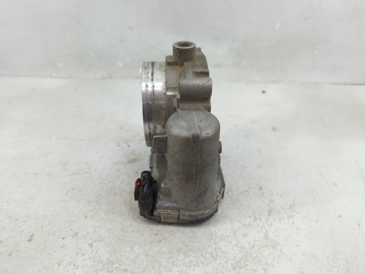 2011-2016 Chrysler Town & Country Throttle Body P/N:0 280 750 570 05184349AC Fits OEM Used Auto Parts - Oemusedautoparts1.co