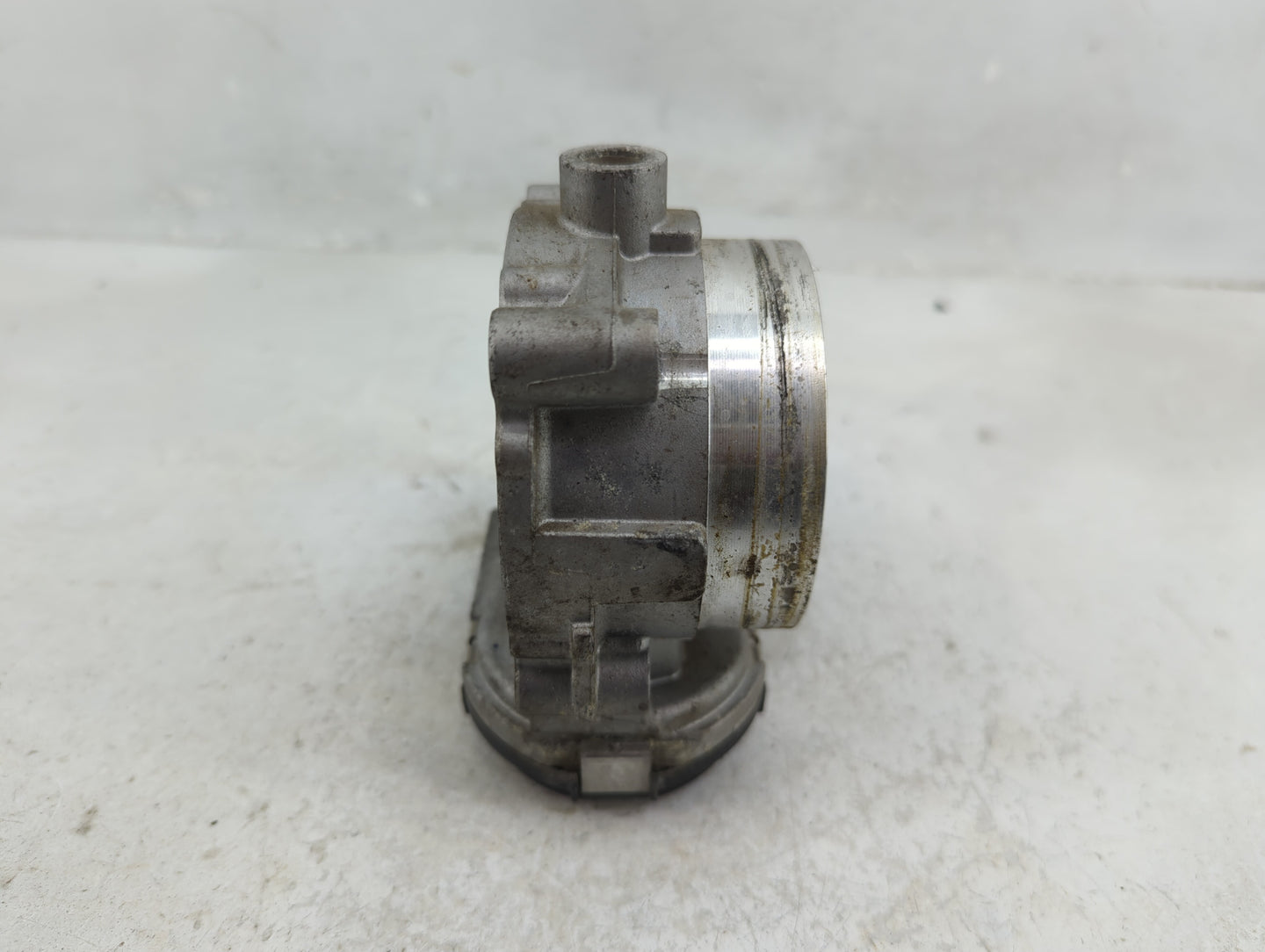 2011-2016 Chrysler Town & Country Throttle Body P/N:0 280 750 570 05184349AC Fits OEM Used Auto Parts - Oemusedautoparts1.co
