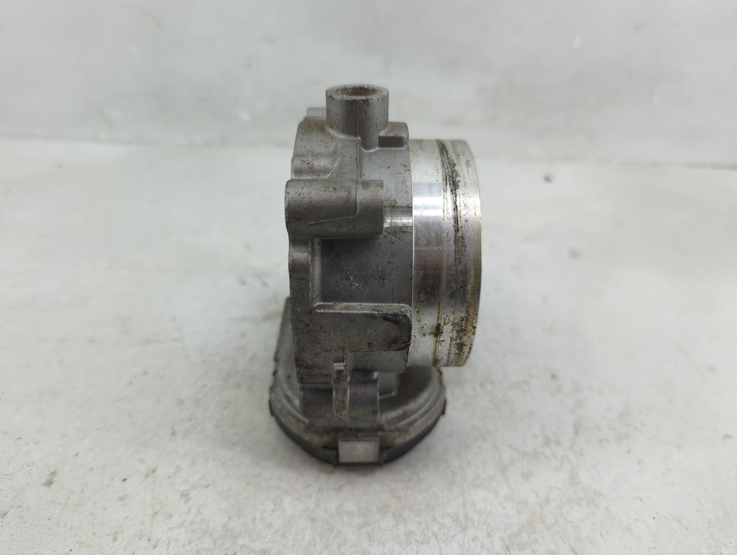 2011-2016 Chrysler Town & Country Throttle Body P/N:0 280 750 570 05184349AC Fits OEM Used Auto Parts - Oemusedautoparts1.co