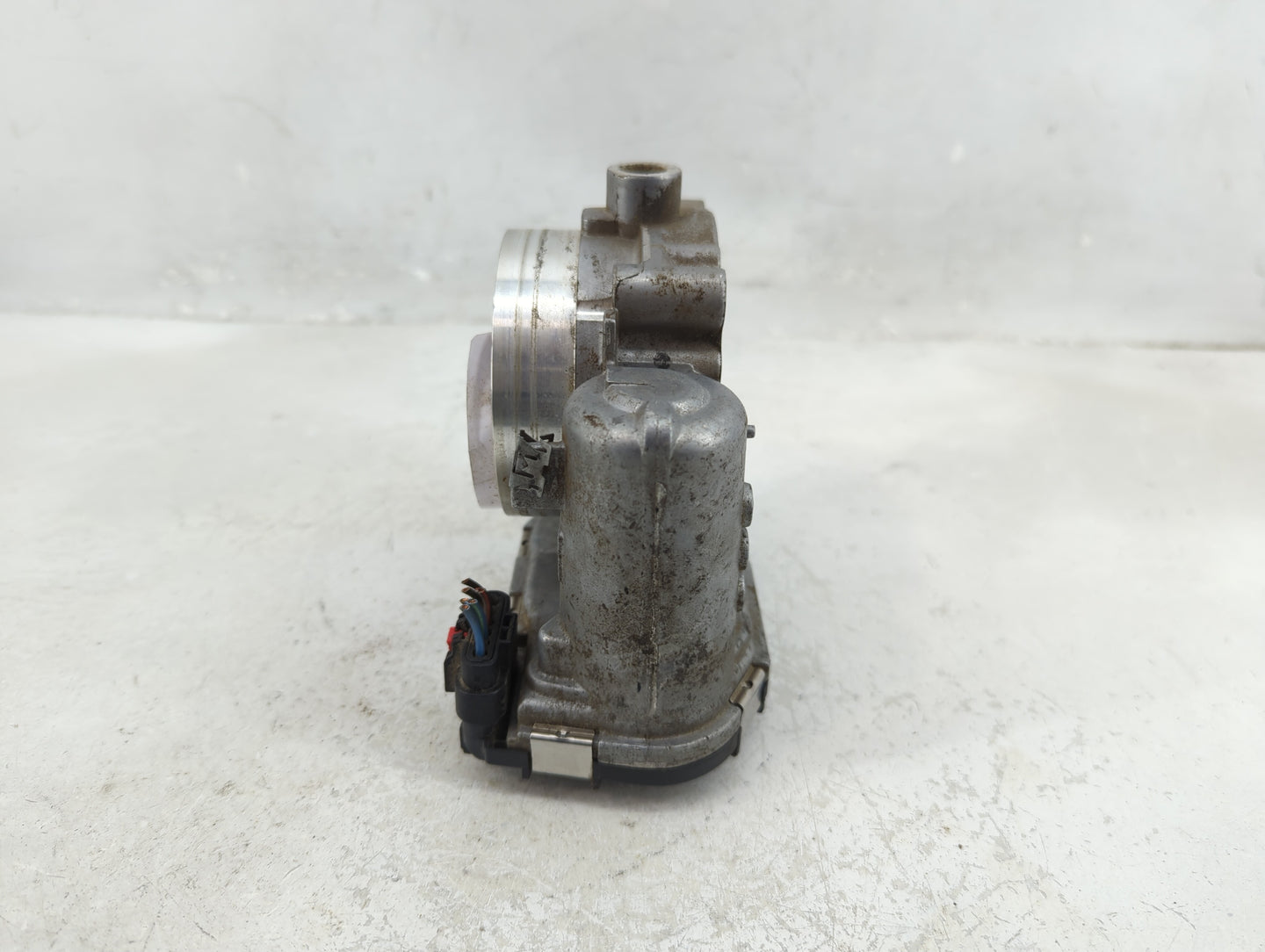 2011-2016 Chrysler Town & Country Throttle Body P/N:0 280 750 570 05184349AC Fits OEM Used Auto Parts - Oemusedautoparts1.co
