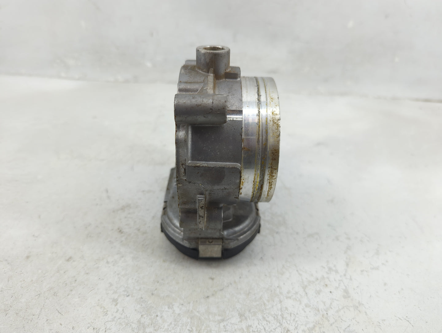 2011-2016 Chrysler Town & Country Throttle Body P/N:0 280 750 570 05184349AC Fits OEM Used Auto Parts - Oemusedautoparts1.co
