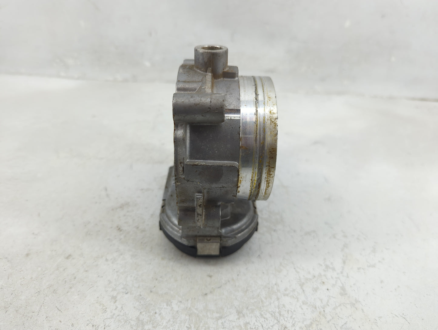 2011-2016 Chrysler Town & Country Throttle Body P/N:0 280 750 570 05184349AC Fits OEM Used Auto Parts - Oemusedautoparts1.co