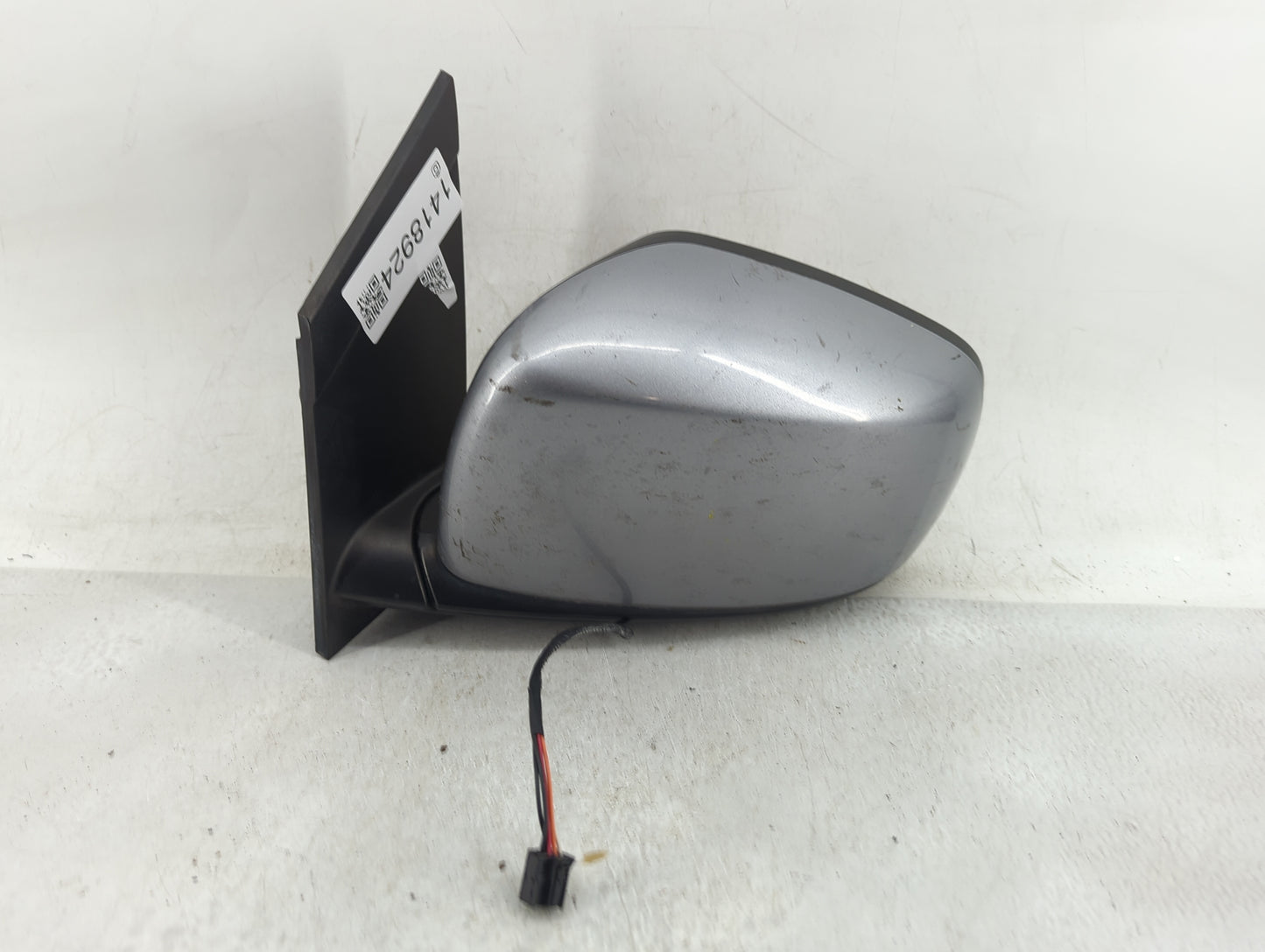 2011-2016 Chrysler Town & Country Driver Side View Mirror - Left Door Mirror OEM Used - Oemusedautoparts1.com