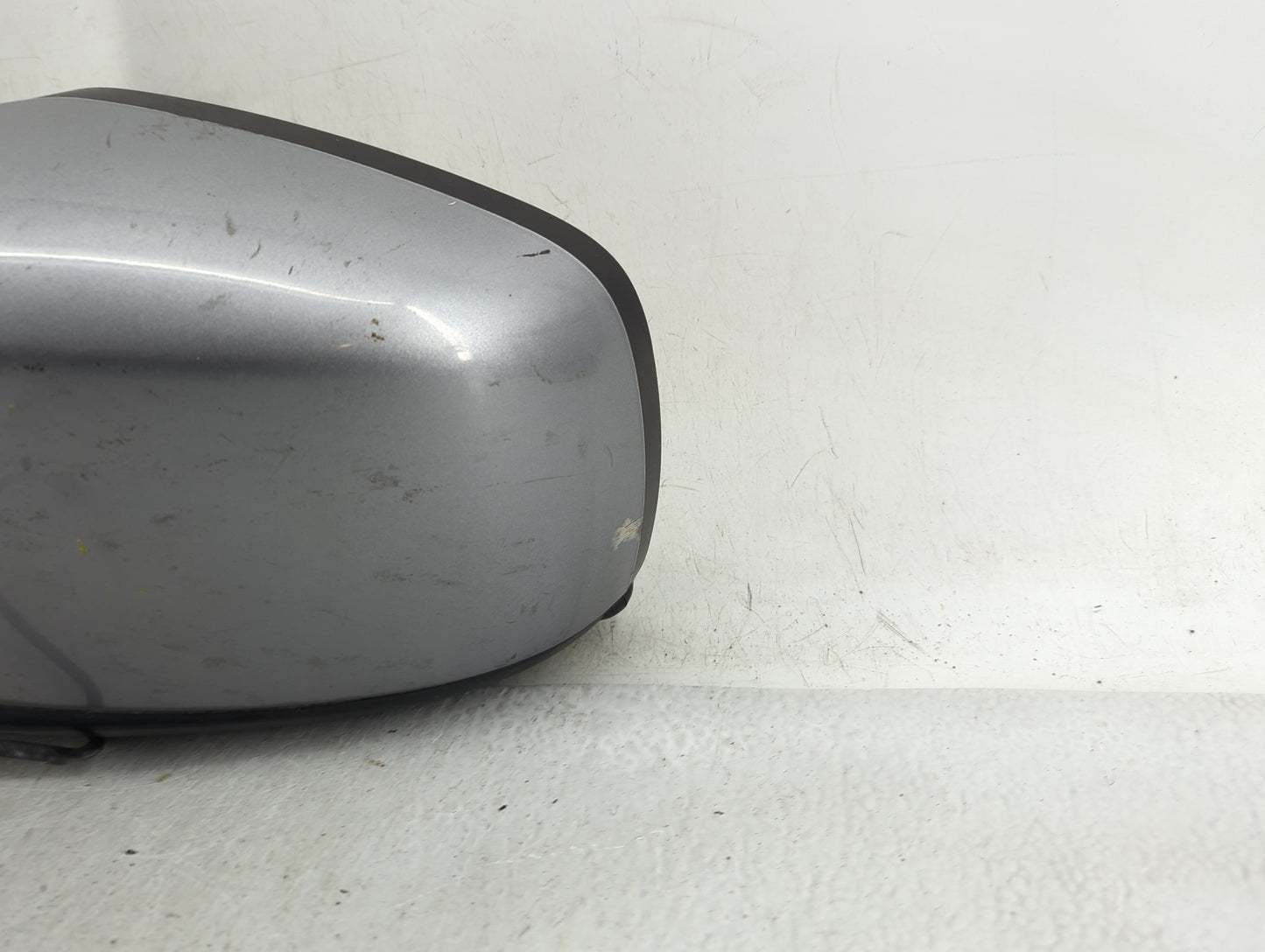2011-2016 Chrysler Town & Country Driver Side View Mirror - Left Door Mirror OEM Used - Oemusedautoparts1.com