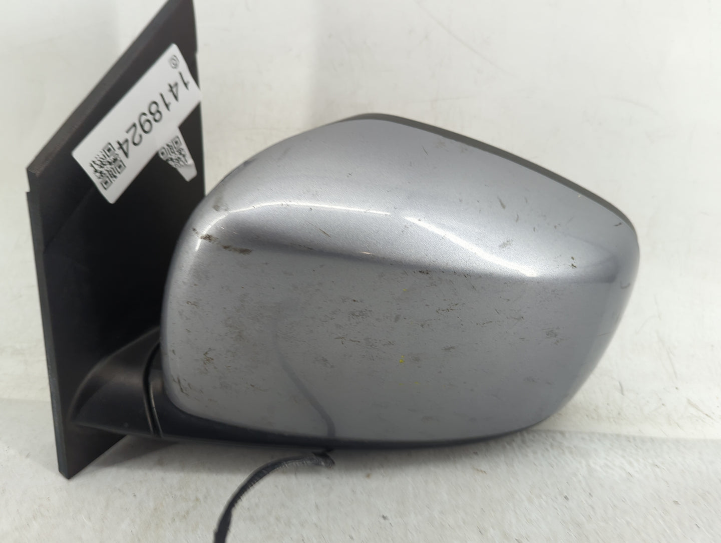 2011-2016 Chrysler Town & Country Driver Side View Mirror - Left Door Mirror OEM Used - Oemusedautoparts1.com