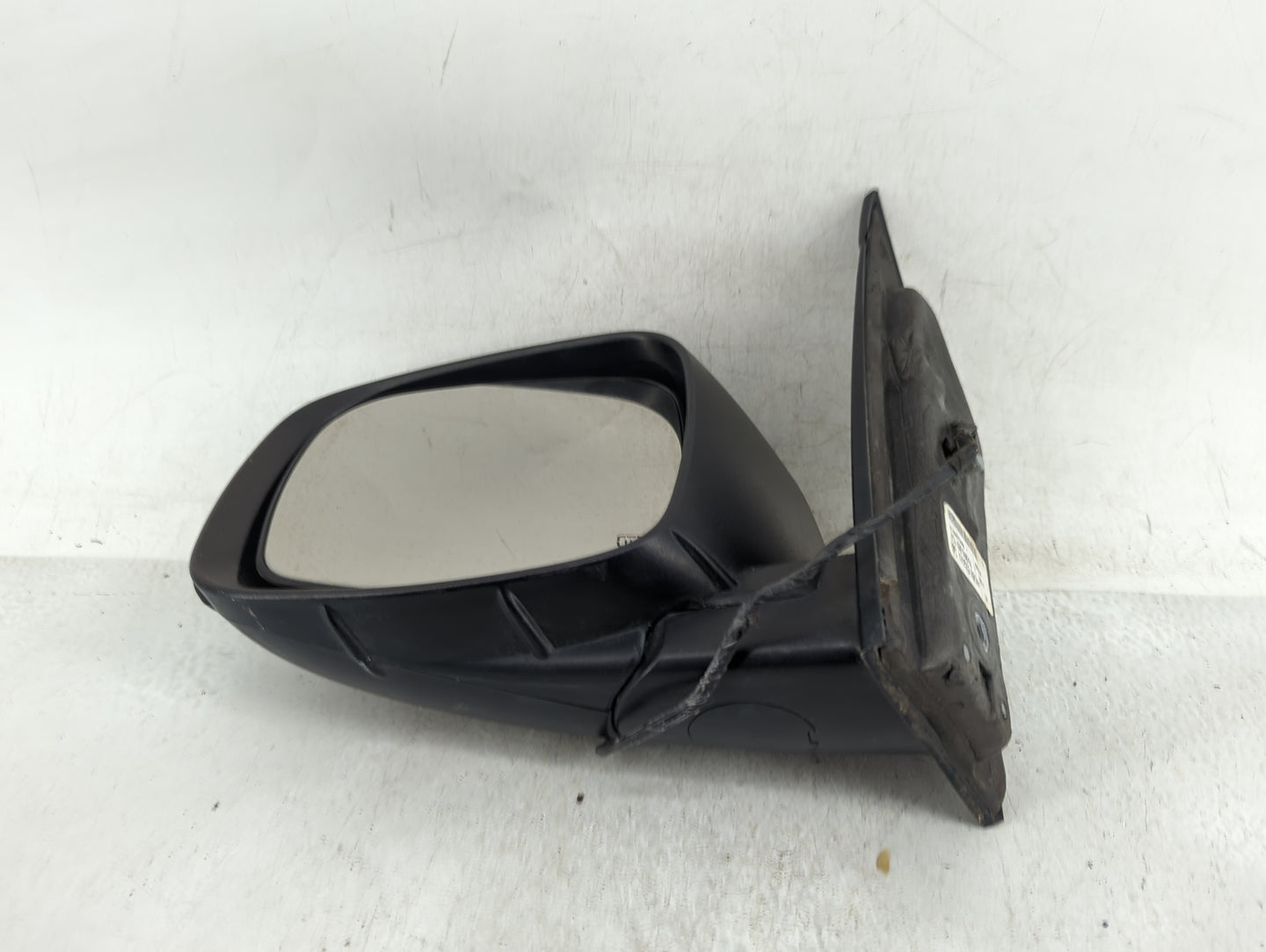 2011-2016 Chrysler Town & Country Driver Side View Mirror - Left Door Mirror OEM Used - Oemusedautoparts1.com