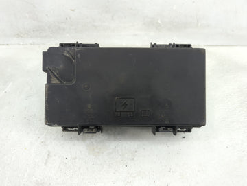 2013-2013 Chrysler Town & Country Fusebox Fuse Box Relay Module Tipm - Oemusedautoparts1.com