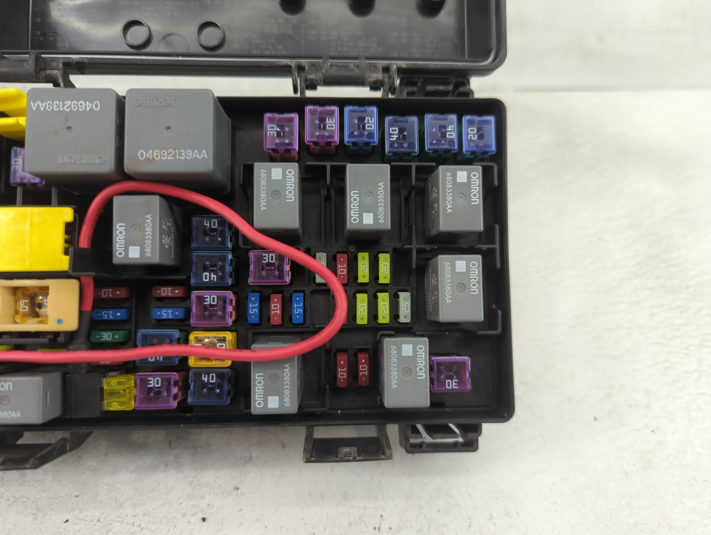 2013-2013 Chrysler Town & Country Fusebox Fuse Box Relay Module Tipm - Oemusedautoparts1.com