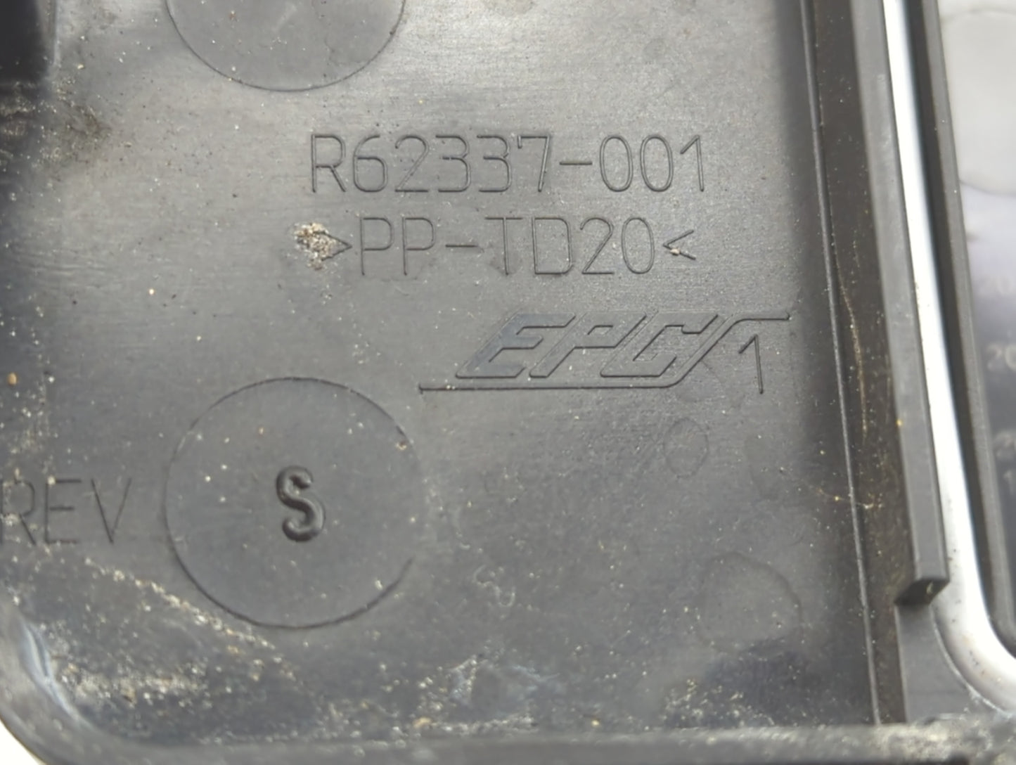2013-2013 Chrysler Town & Country Fusebox Fuse Box Relay Module Tipm - Oemusedautoparts1.com