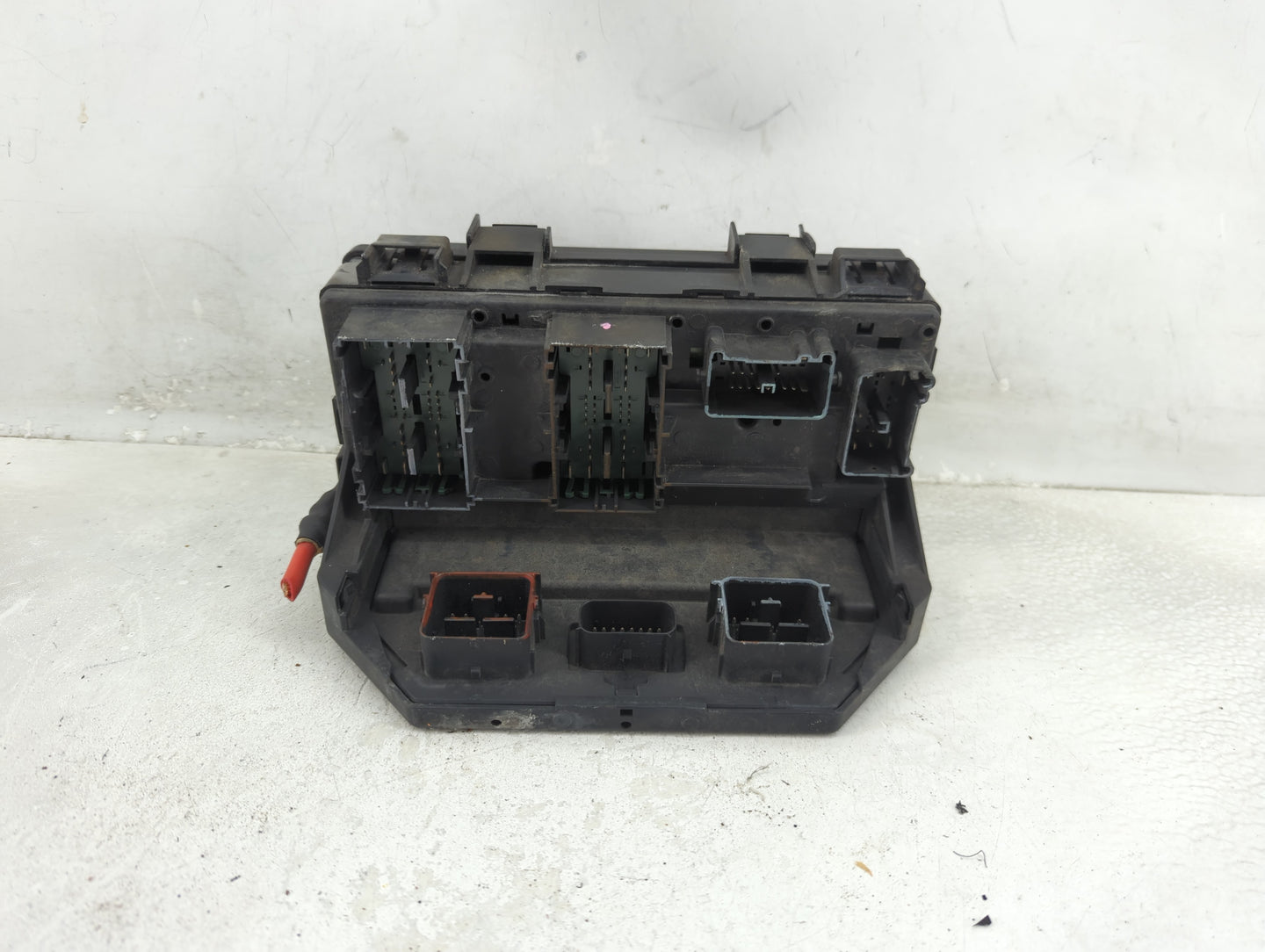 2013-2013 Chrysler Town & Country Fusebox Fuse Box Relay Module Tipm - Oemusedautoparts1.com