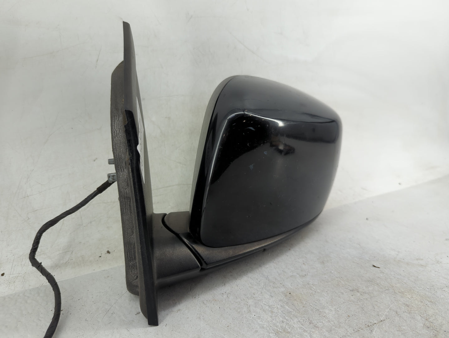 2010-2016 Chrysler Town & Country Driver Side View Mirror - Left Door Mirror OEM Used - Oemusedautoparts1.com