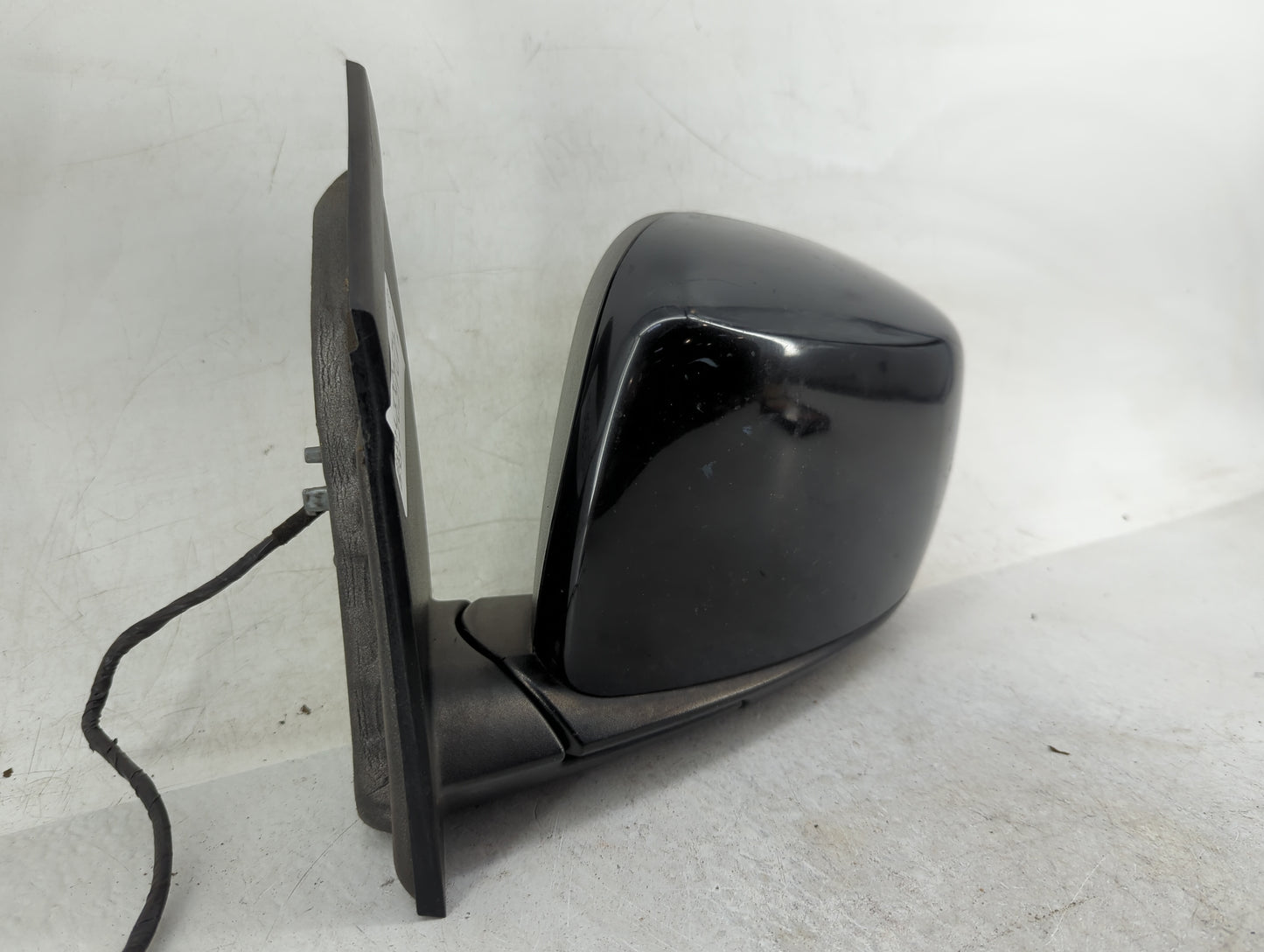 2010-2016 Chrysler Town & Country Driver Side View Mirror - Left Door Mirror OEM Used - Oemusedautoparts1.com