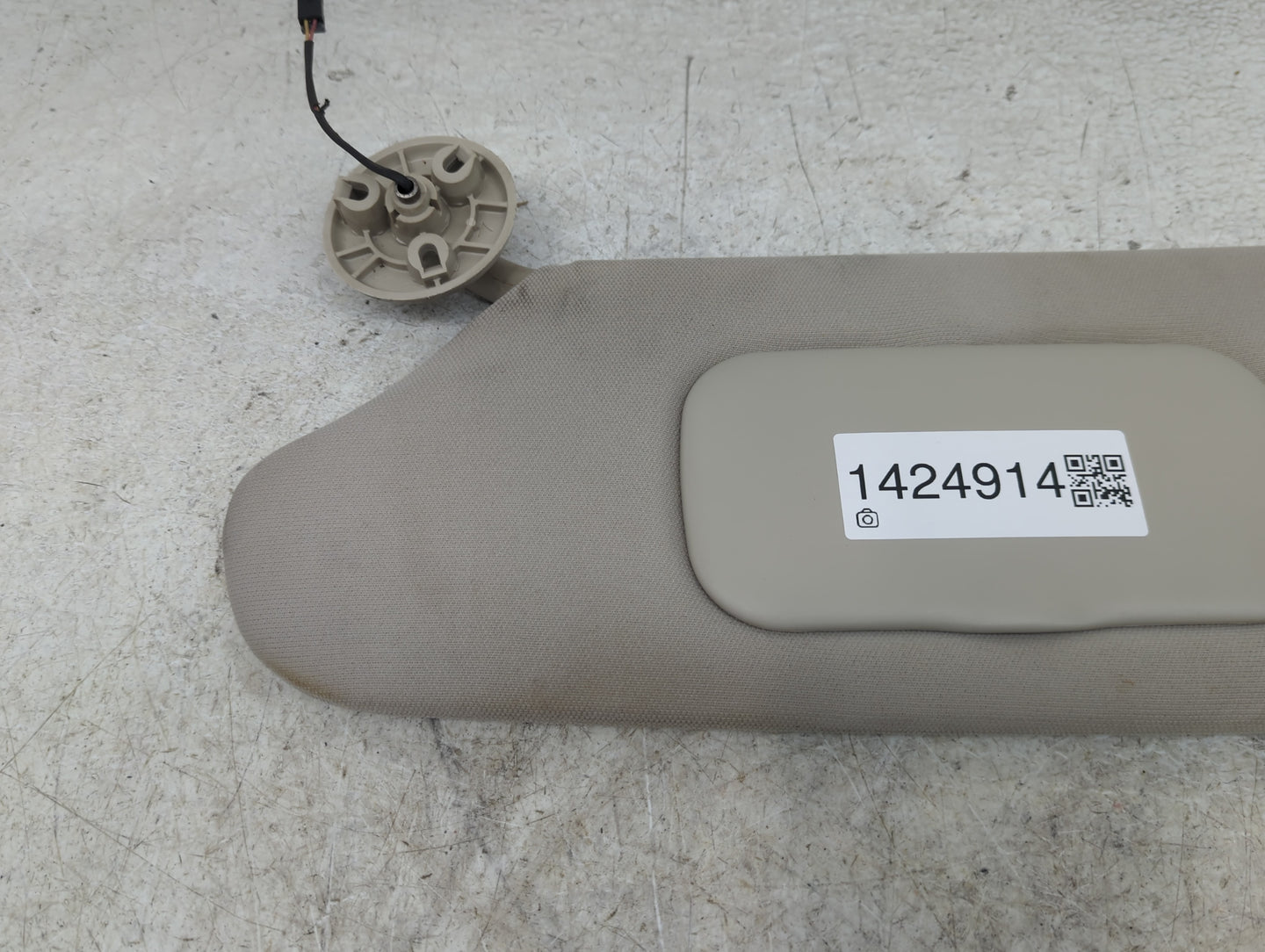 2011-2015 Chrysler Town & Country Sun Visor Shade Replacement Driver Left Mirror Fits OEM Used Auto Parts - Oemusedautoparts
