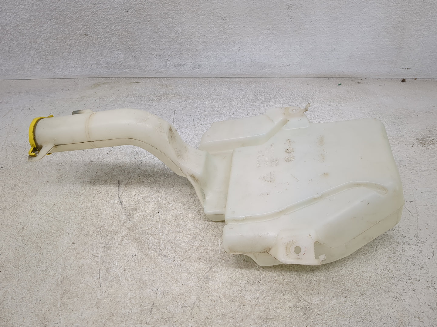 2011 Town & Country Windshield Washer Fluid Reservoir Bottle Oem - Oemusedautoparts1.com