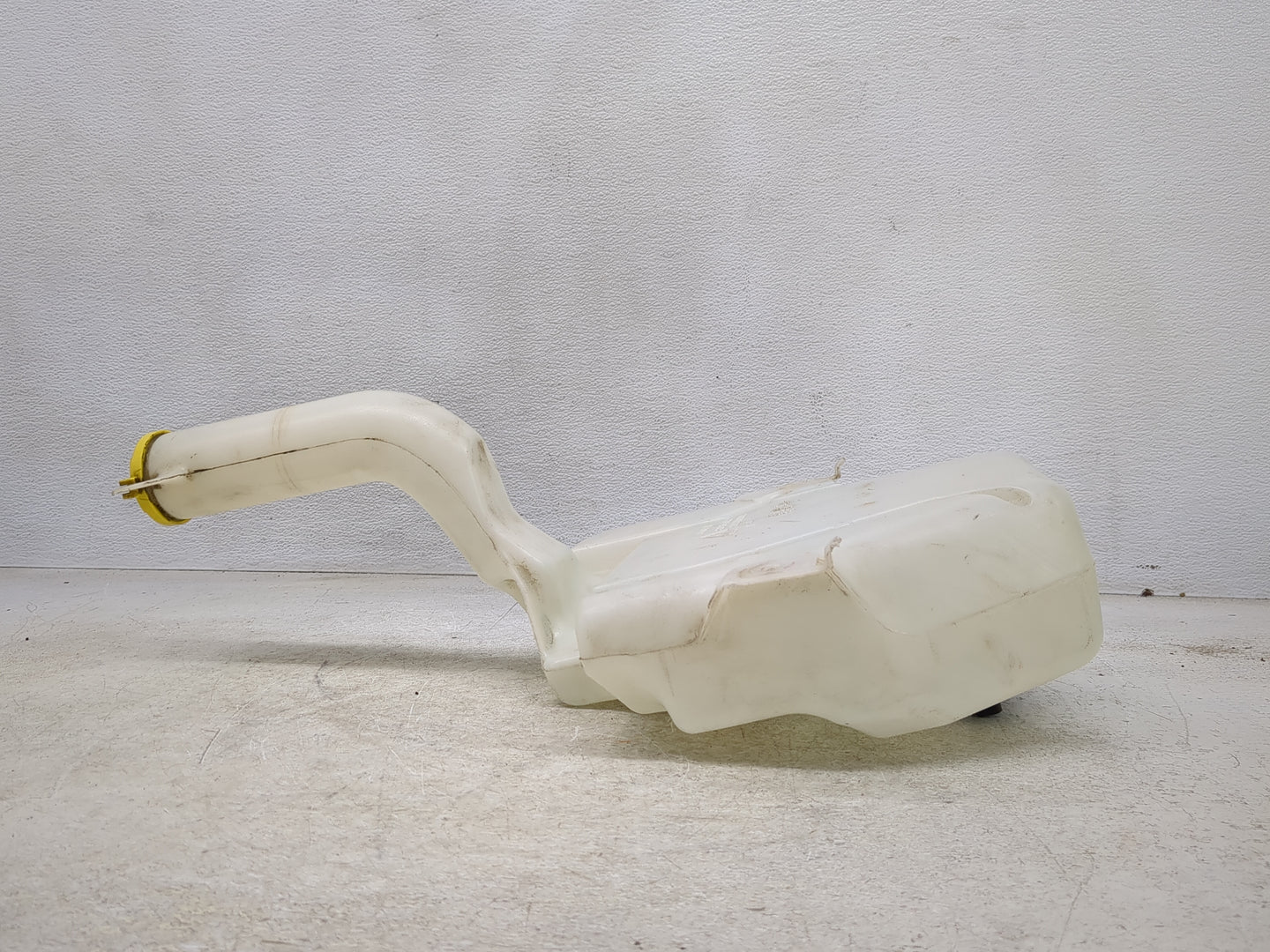 2011 Town & Country Windshield Washer Fluid Reservoir Bottle Oem - Oemusedautoparts1.com