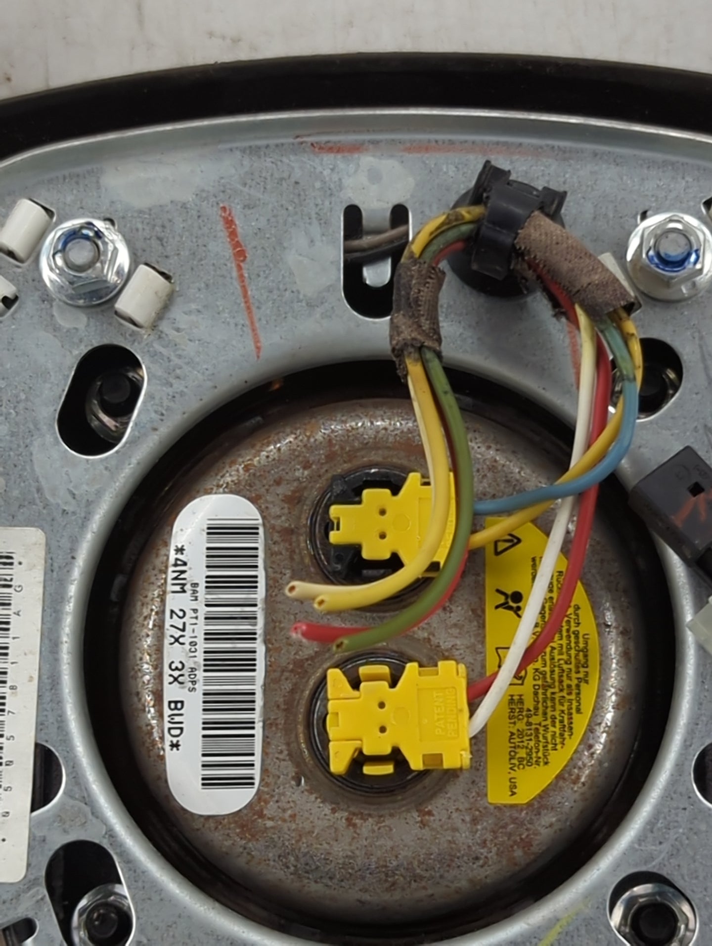 2013 Chrysler Town & Country Air Bag Driver Left Steering Wheel Mounted - Oemusedautoparts1.com