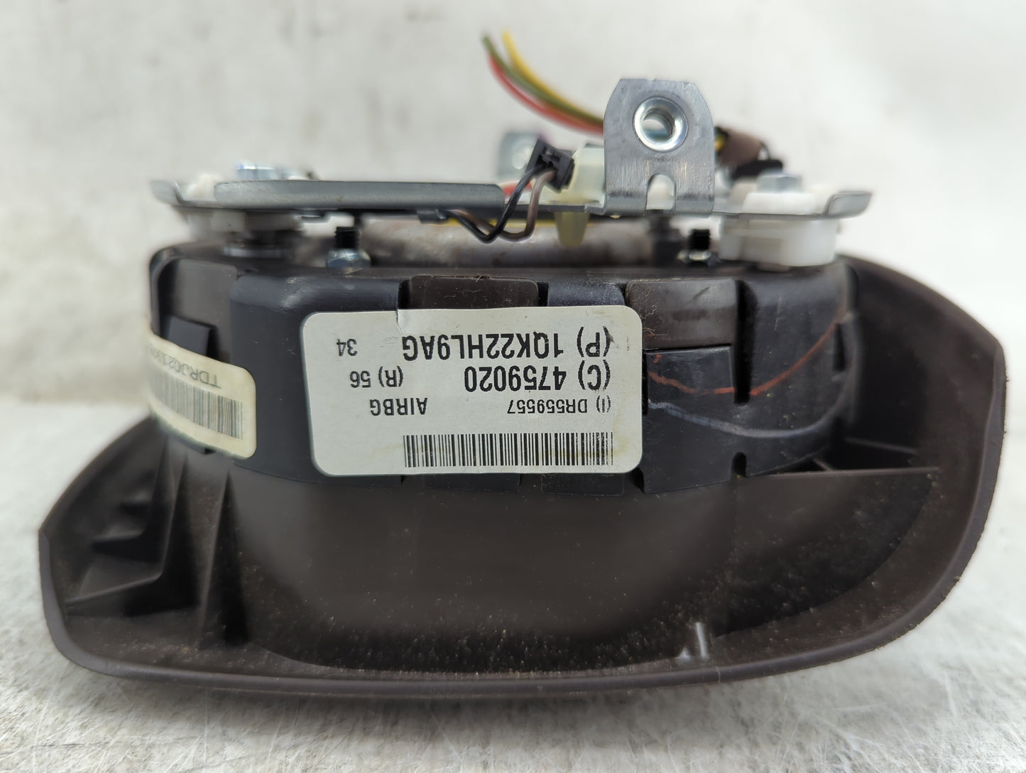 2013 Chrysler Town & Country Air Bag Driver Left Steering Wheel Mounted - Oemusedautoparts1.com