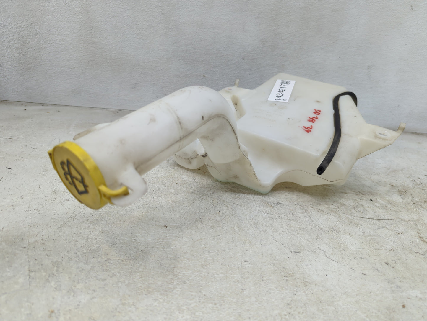2011 Town & Country Windshield Washer Fluid Reservoir Bottle Oem - Oemusedautoparts1.com