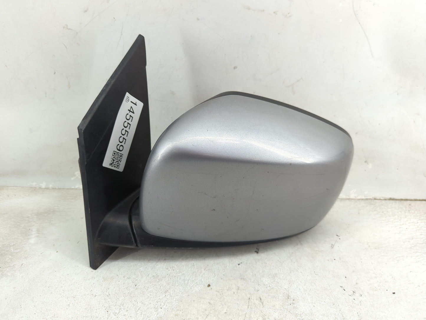 2011-2016 Chrysler Town & Country Driver Side View Mirror - Left Door Mirror OEM Used - Oemusedautoparts1.com