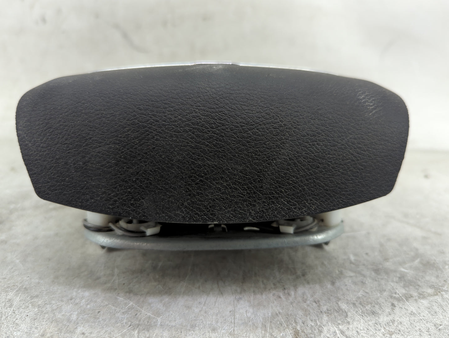 2013 Chrysler Town & Country Air Bag Driver Left Steering Wheel Mounted 1459090 - Oemusedautoparts1.com