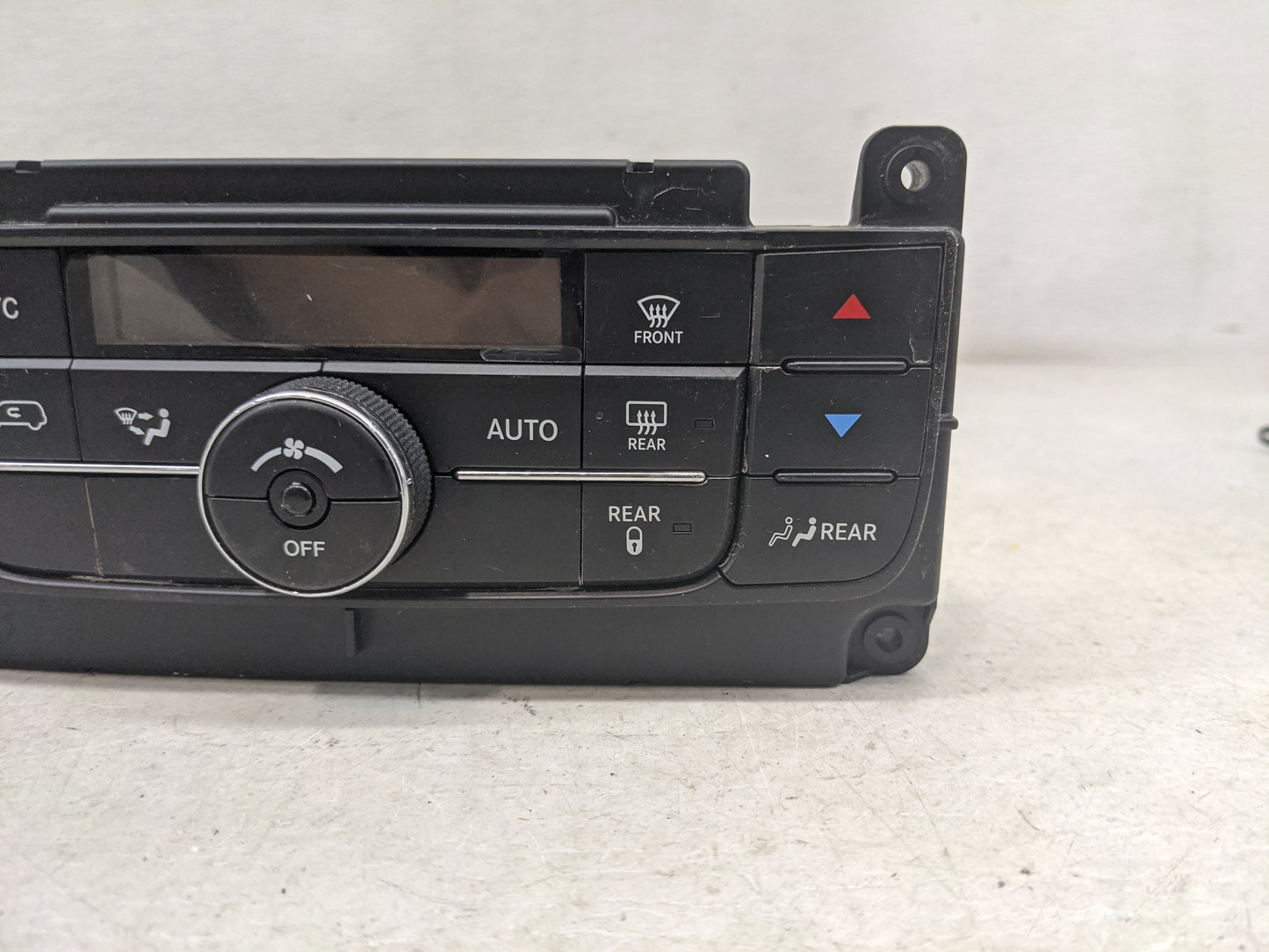 2011-2016 Chrysler Town & Country Climate Control Module Temperature AC/Heater Replacement P/N:55111236AF Fits OEM Used Auto