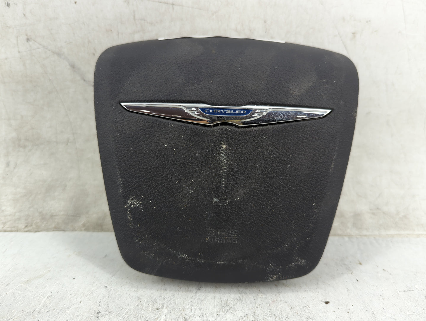2013 Chrysler Town & Country Air Bag Driver Left Steering Wheel Mounted 1465945 - Oemusedautoparts1.com