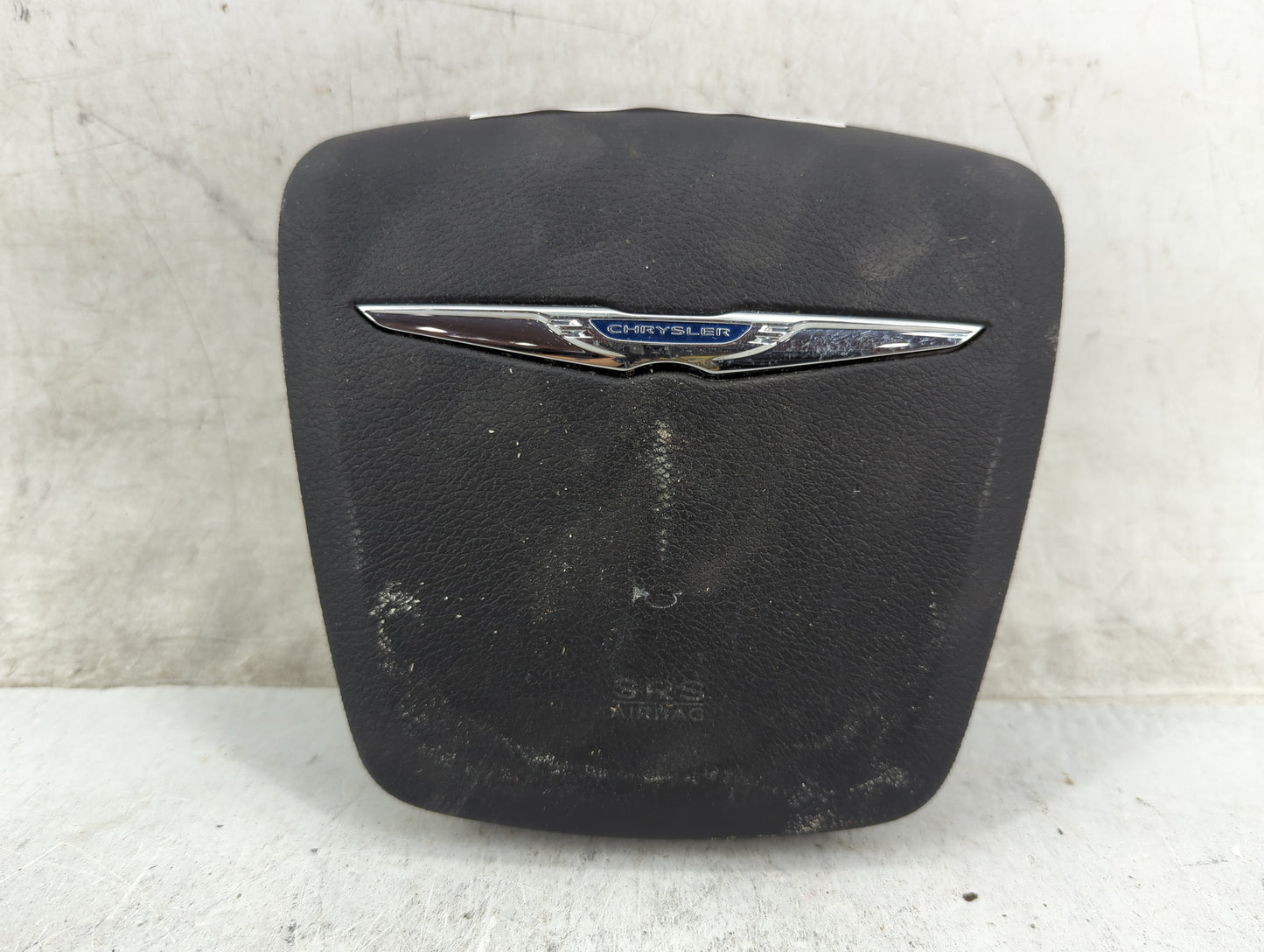 2013 Chrysler Town & Country Air Bag Driver Left Steering Wheel Mounted 1465945 - Oemusedautoparts1.com
