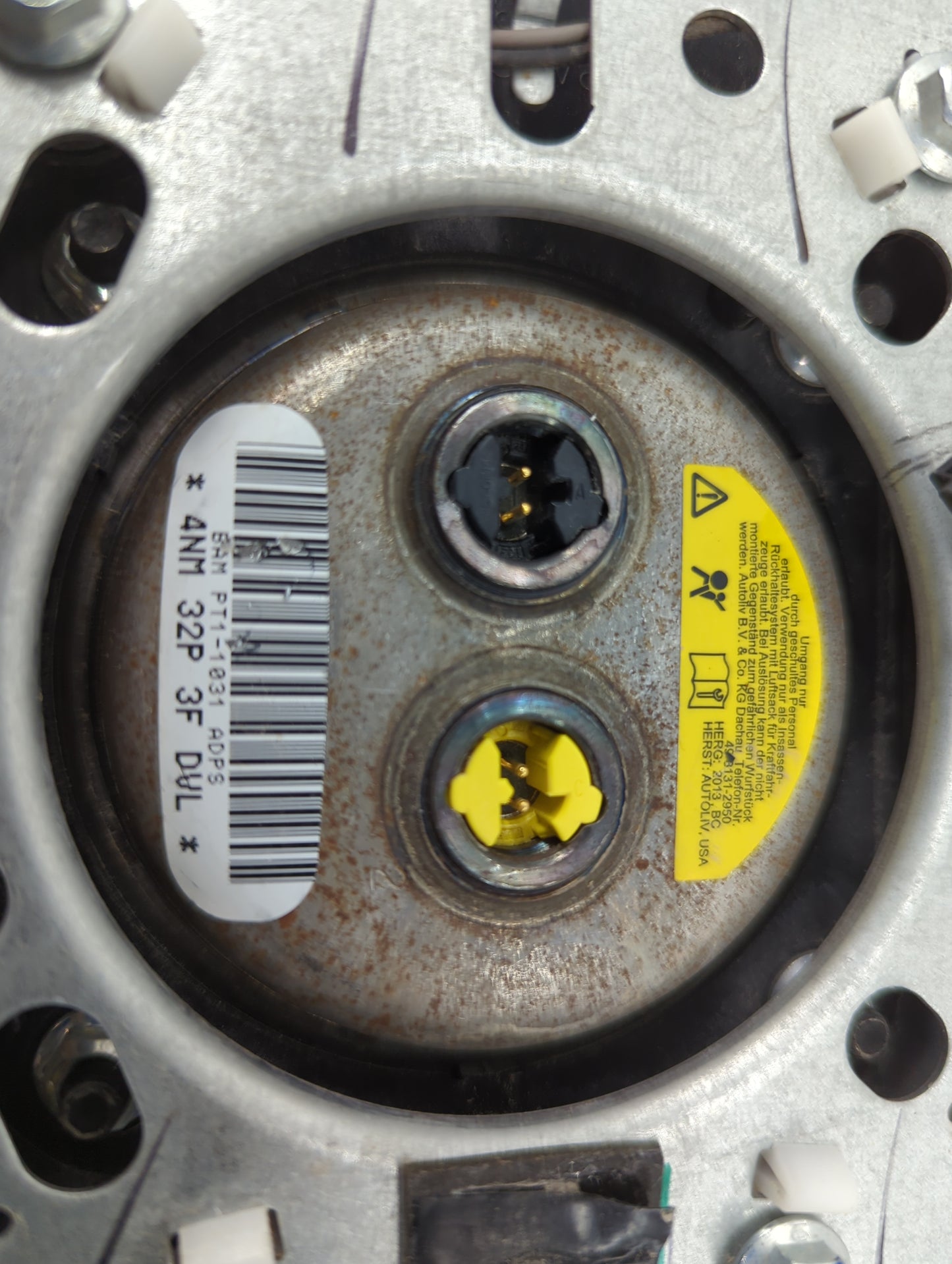 2013 Chrysler Town & Country Air Bag Driver Left Steering Wheel Mounted 1465945 - Oemusedautoparts1.com