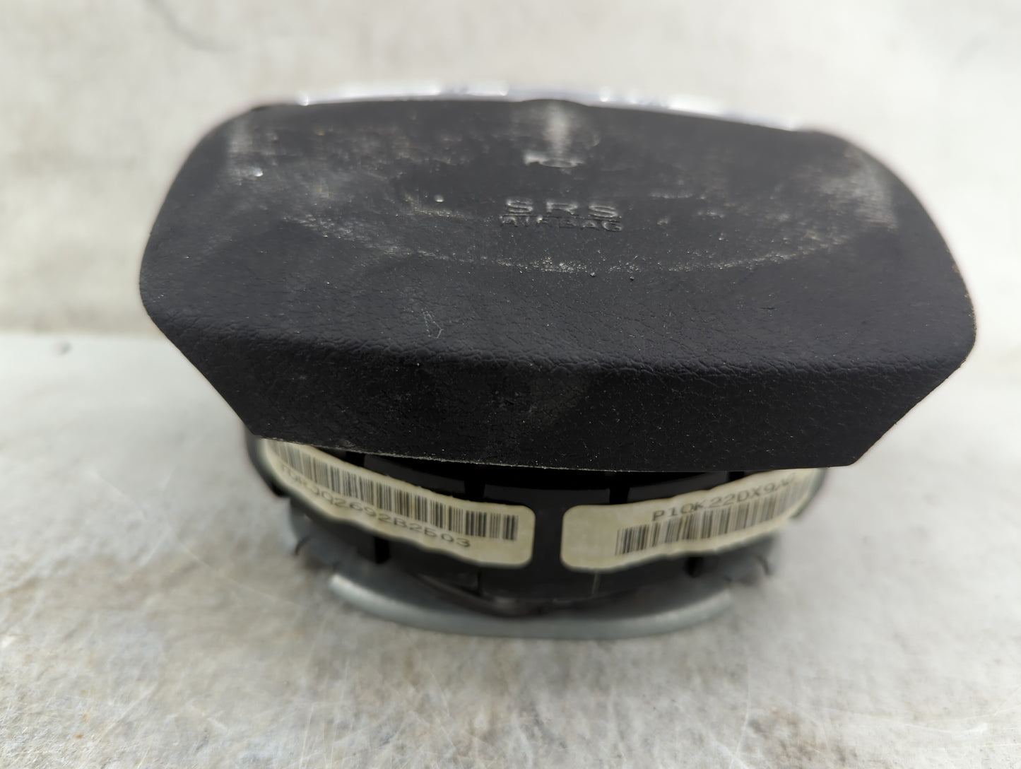 2013 Chrysler Town & Country Air Bag Driver Left Steering Wheel Mounted 1465955 - Oemusedautoparts1.com