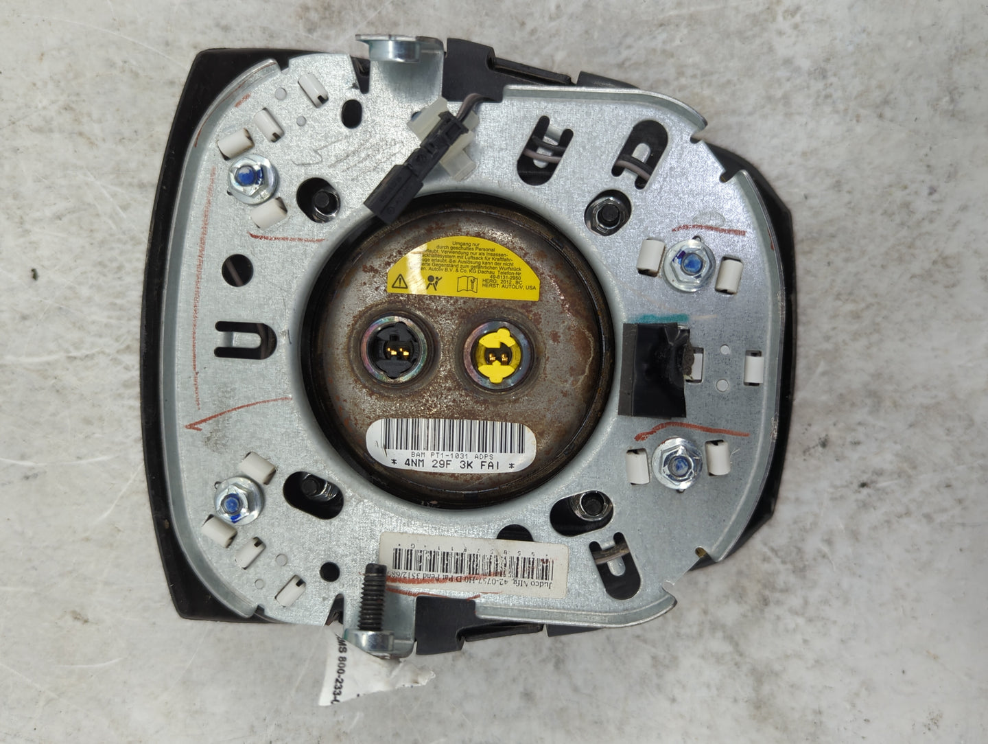 2013 Chrysler Town & Country Air Bag Driver Left Steering Wheel Mounted 1465955 - Oemusedautoparts1.com