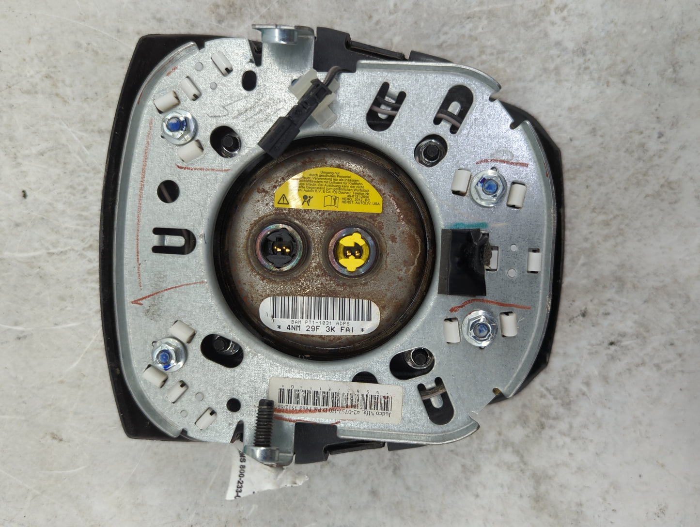 2013 Chrysler Town & Country Air Bag Driver Left Steering Wheel Mounted 1465955 - Oemusedautoparts1.com