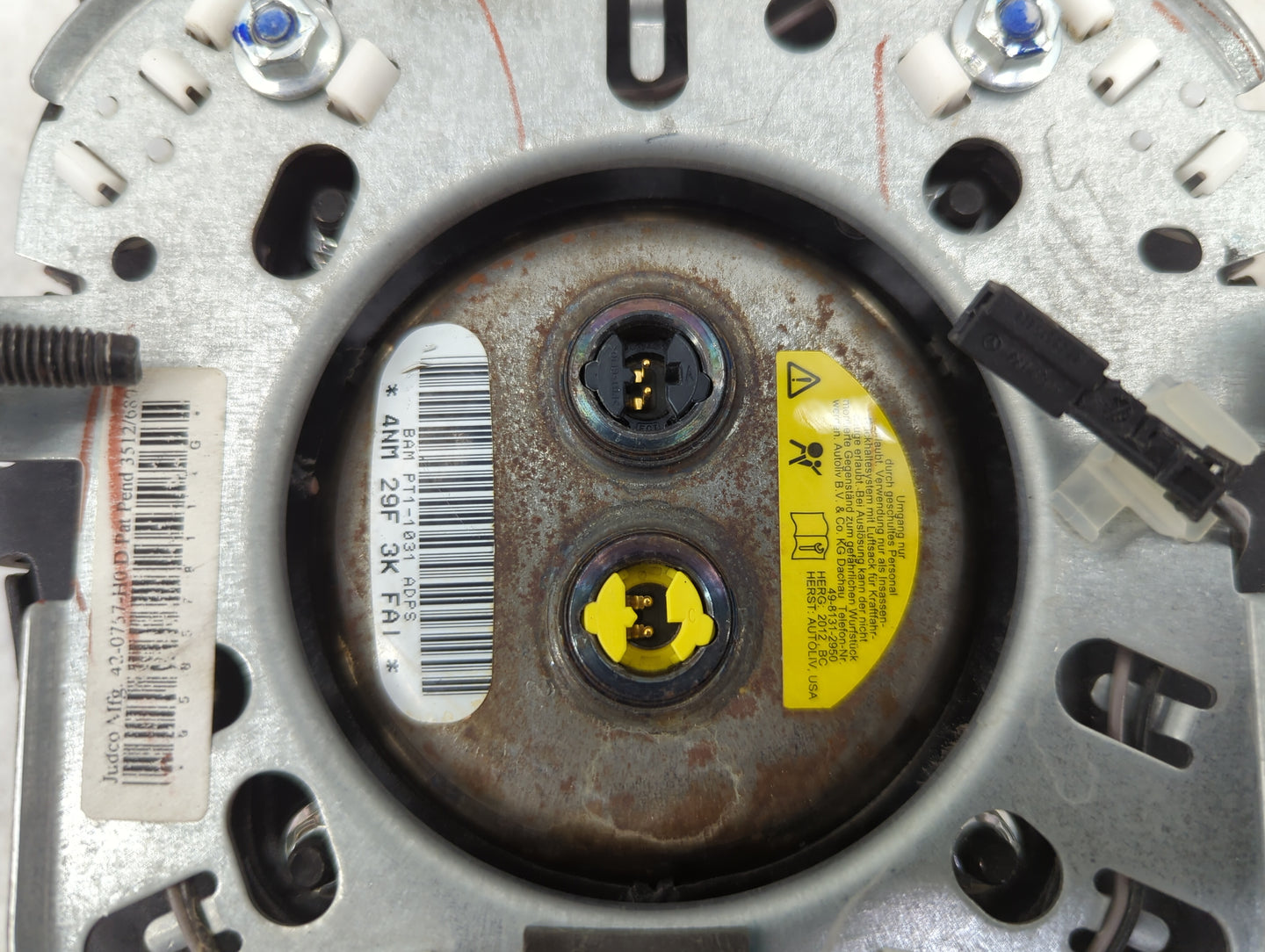2013 Chrysler Town & Country Air Bag Driver Left Steering Wheel Mounted 1465955 - Oemusedautoparts1.com