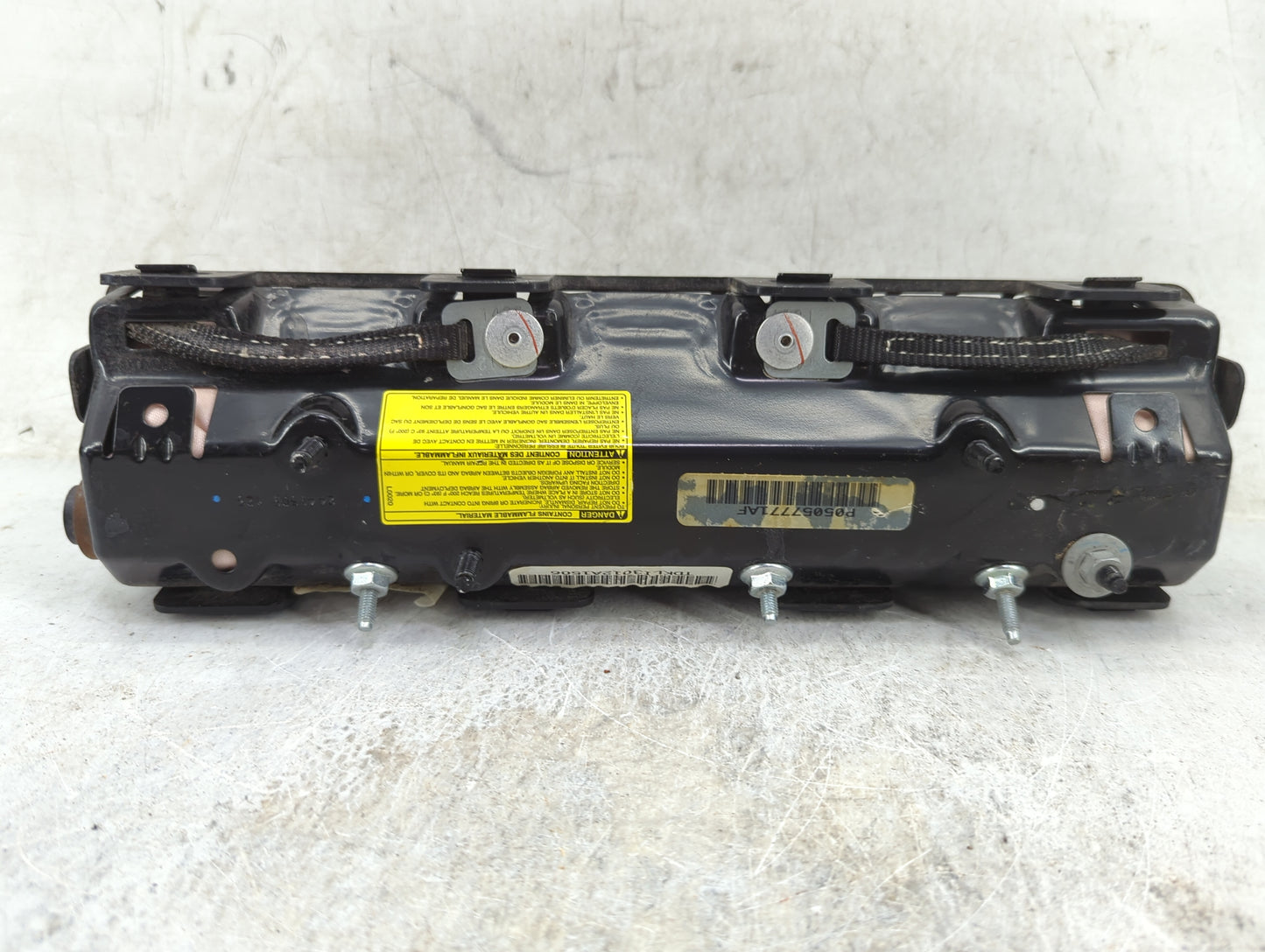 2014-2016 Chrysler Town & Country Air Bag Driver Left Knee Oem 1465956 - Oemusedautoparts1.com