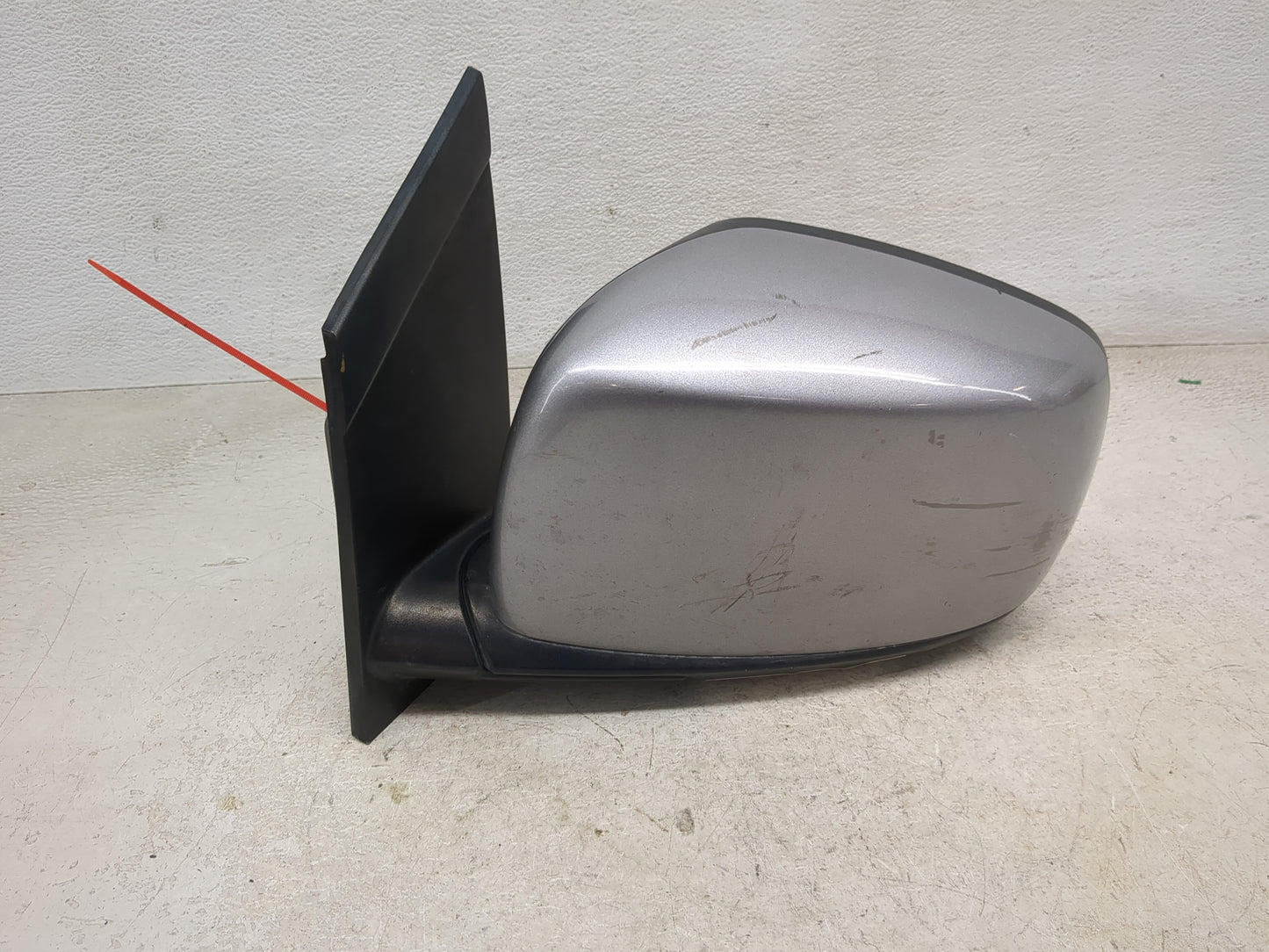 2011-2016 Chrysler Town & Country Driver Side View Mirror - Left Door Mirror OEM Used - Oemusedautoparts1.com