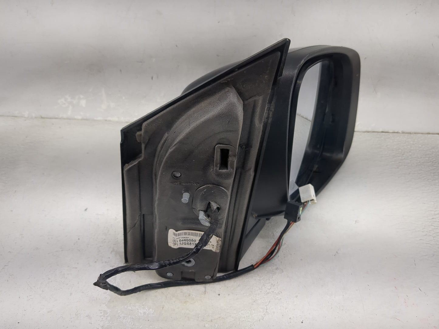 2010-2016 Chrysler Town & Country Passenger Side View Mirror - Right Door Mirror OEM Used - Oemusedautoparts1.com