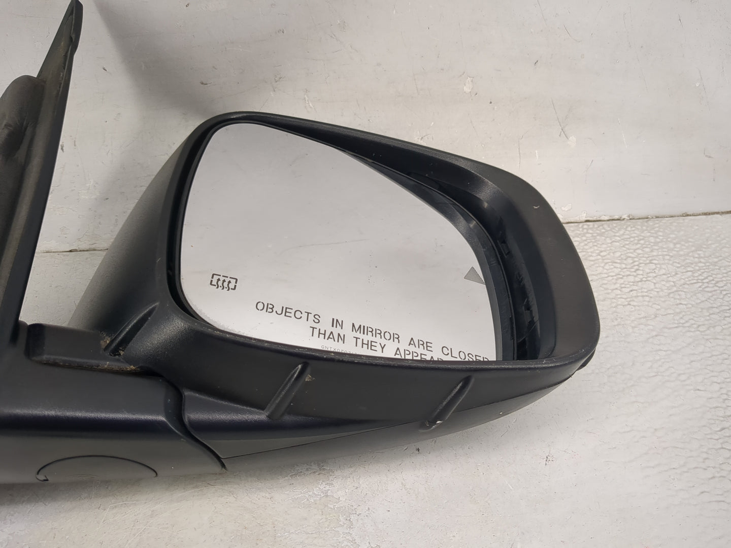 2010-2016 Chrysler Town & Country Passenger Side View Mirror - Right Door Mirror OEM Used - Oemusedautoparts1.com
