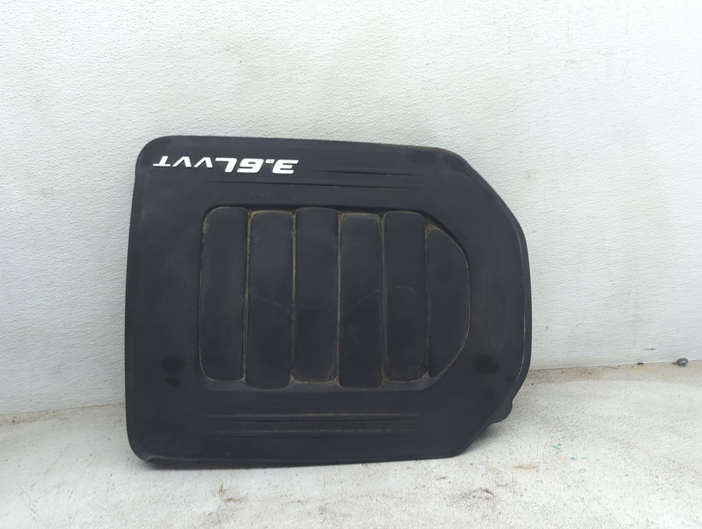 2013 Chrysler Town & Country Engine Cover 1479297 - Oemusedautoparts1.com