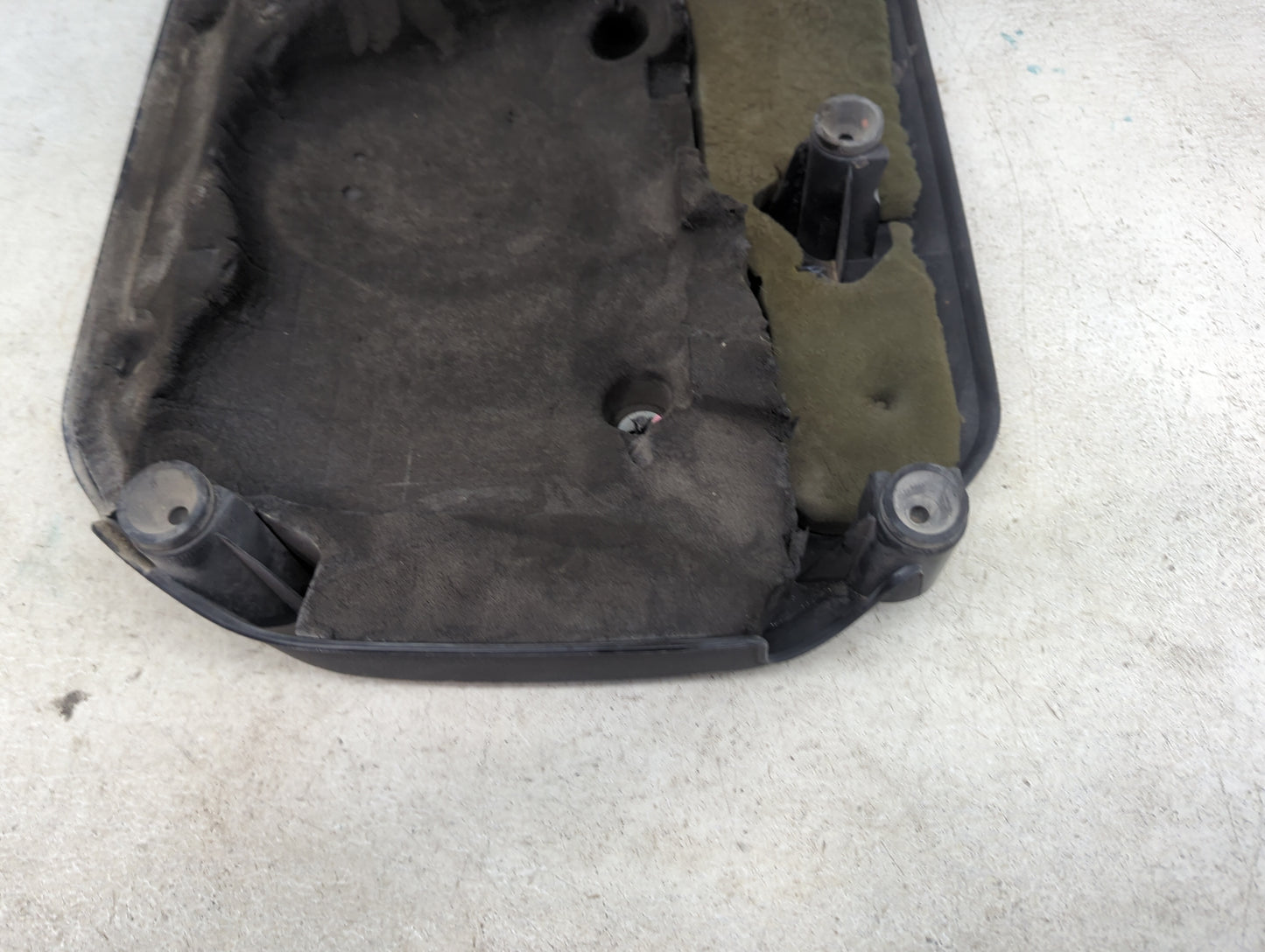 2013 Chrysler Town & Country Engine Cover 1479297 - Oemusedautoparts1.com