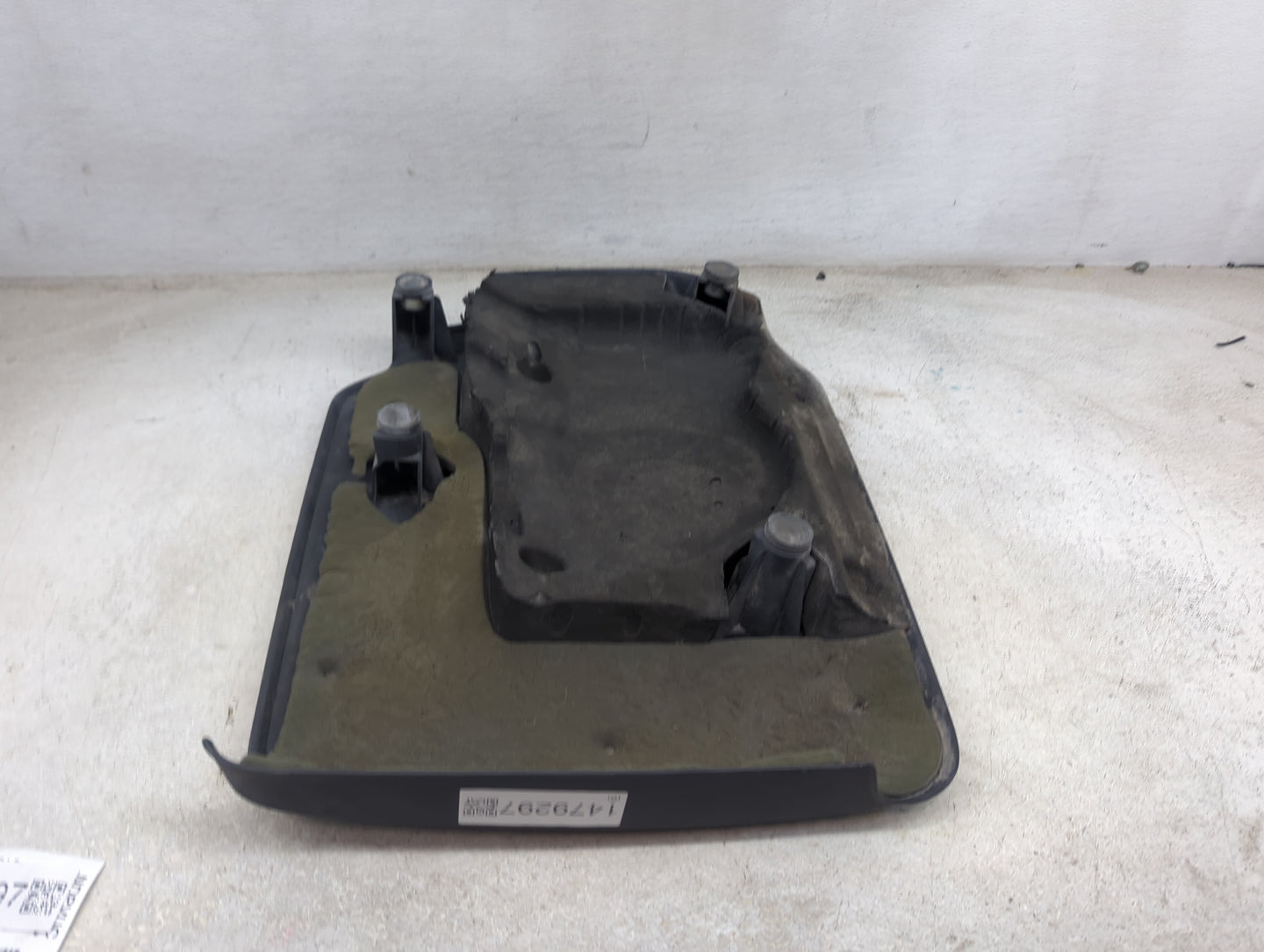 2013 Chrysler Town & Country Engine Cover 1479297 - Oemusedautoparts1.com