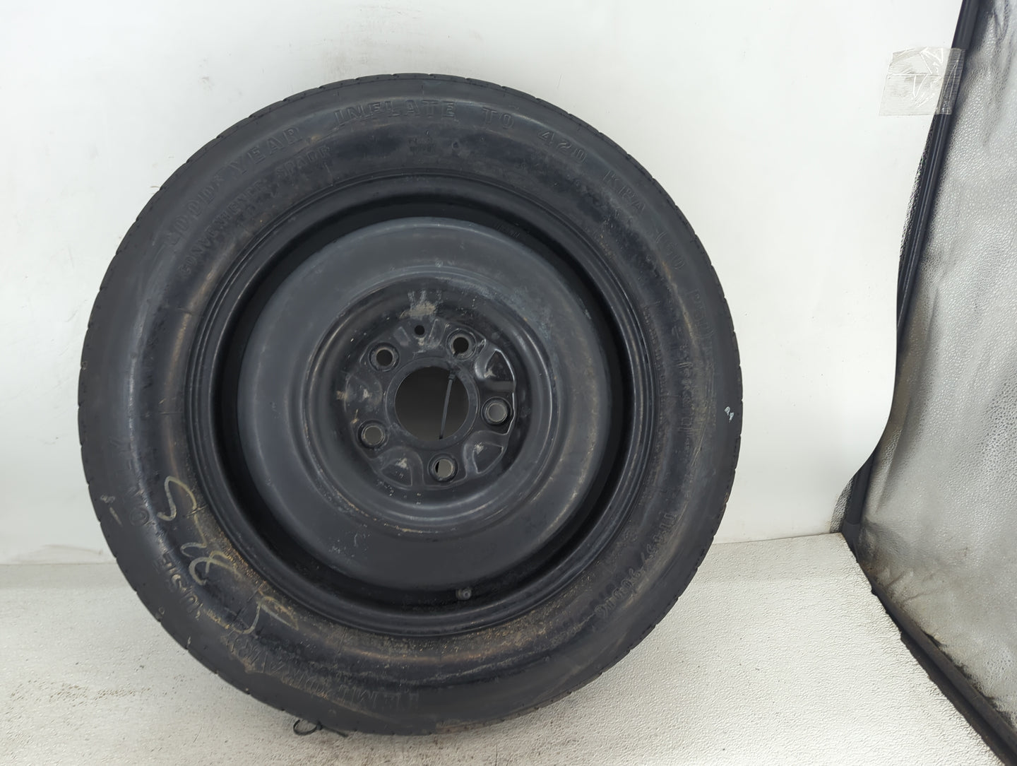 2008-2015 Chrysler Town & Country Spare Donut Tire Wheel Rim Oem - Oemusedautoparts1.com