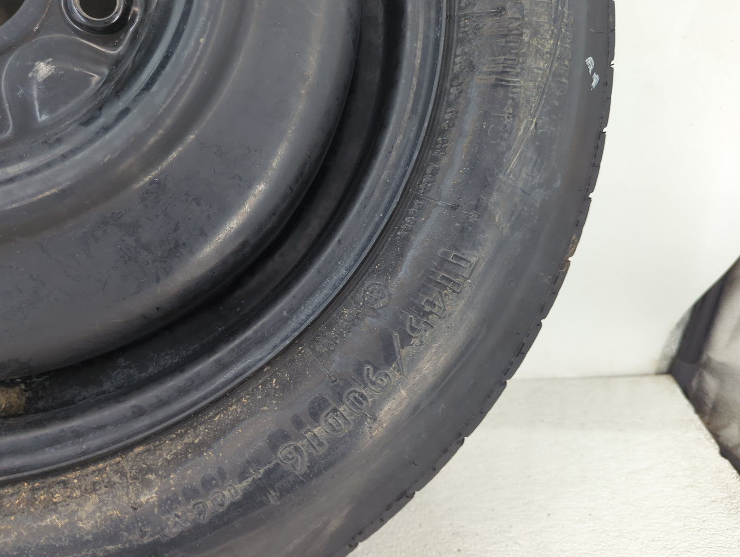 2008-2015 Chrysler Town & Country Spare Donut Tire Wheel Rim Oem - Oemusedautoparts1.com