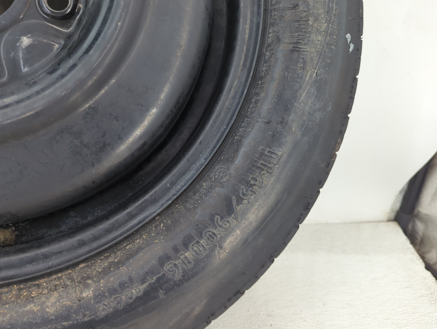2008-2015 Chrysler Town & Country Spare Donut Tire Wheel Rim Oem - Oemusedautoparts1.com