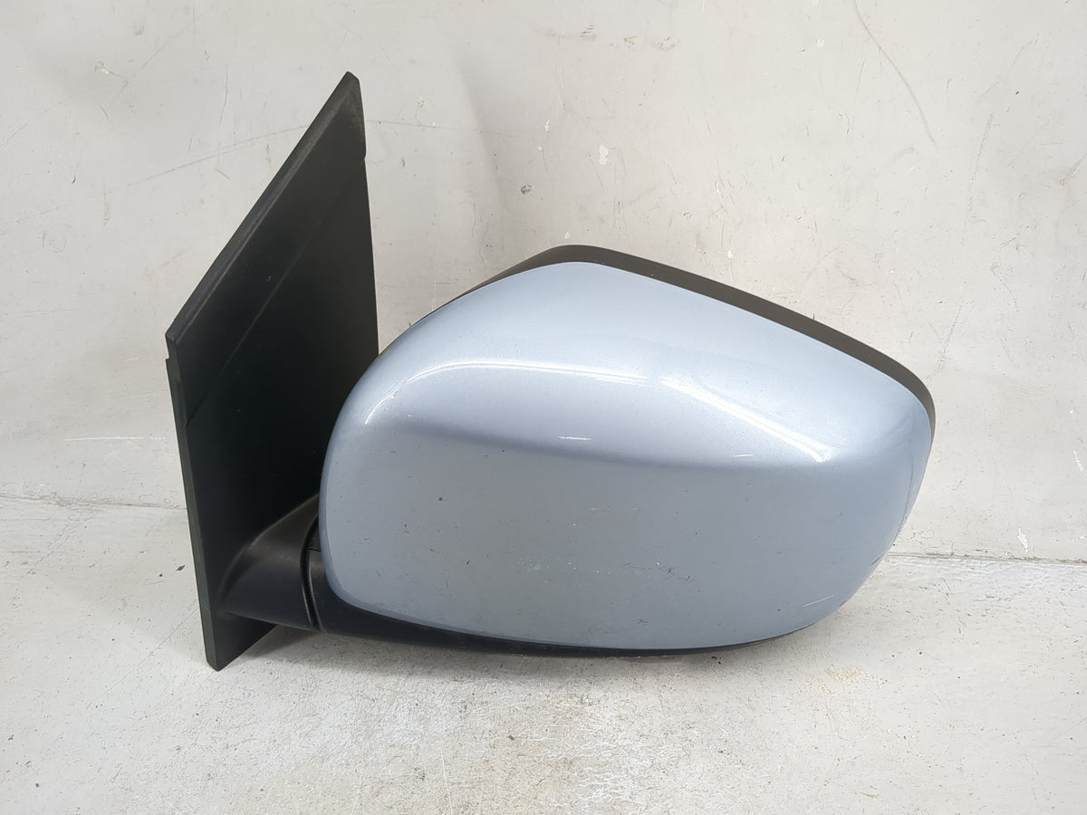 2013 Chrysler Town & Country Driver Side View Mirror - Left Door Mirror OEM Used - Oemusedautoparts1.com