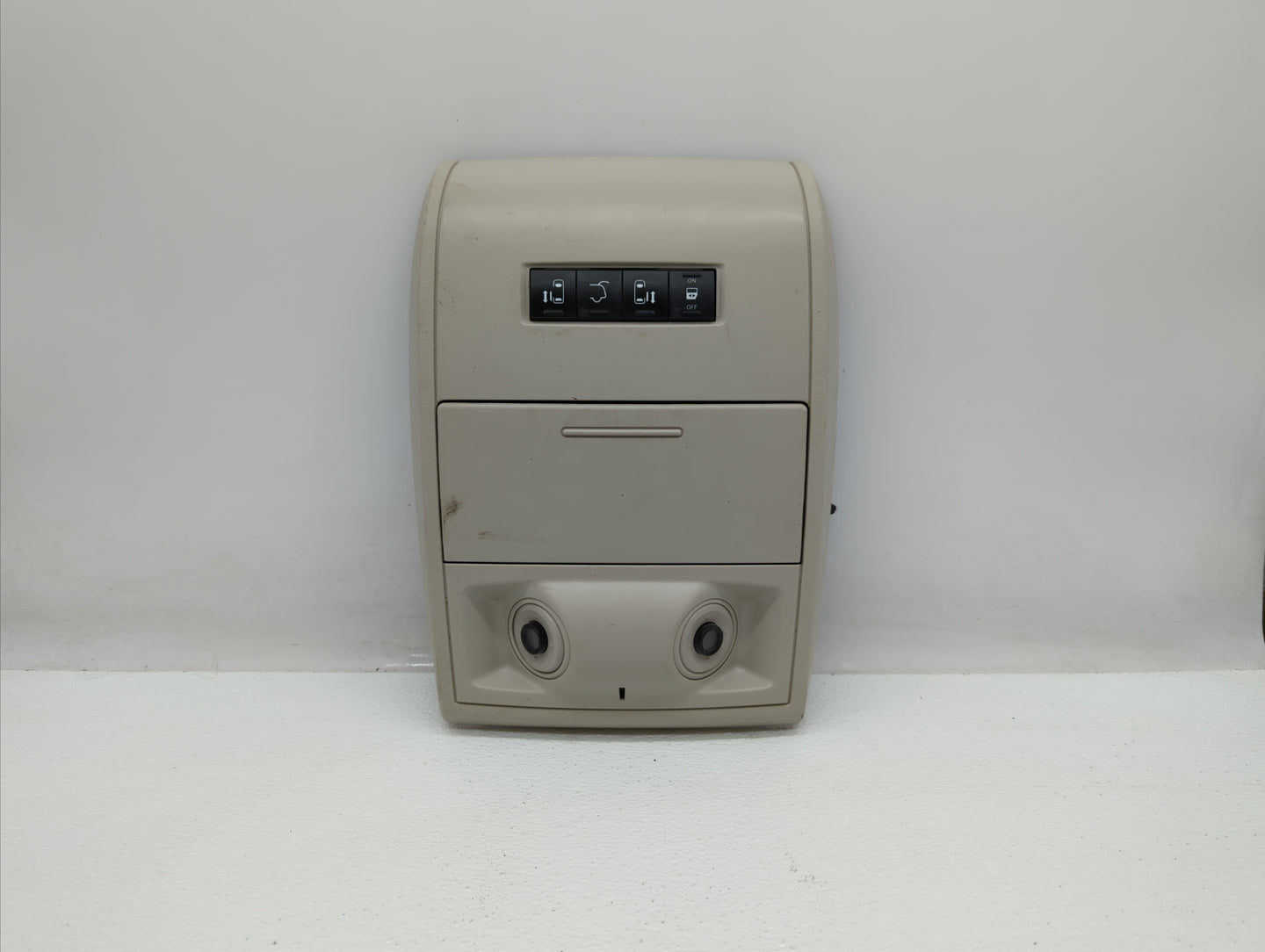 2013 Chrysler Town & Country Overhead Roof Console - Oemusedautoparts1.com