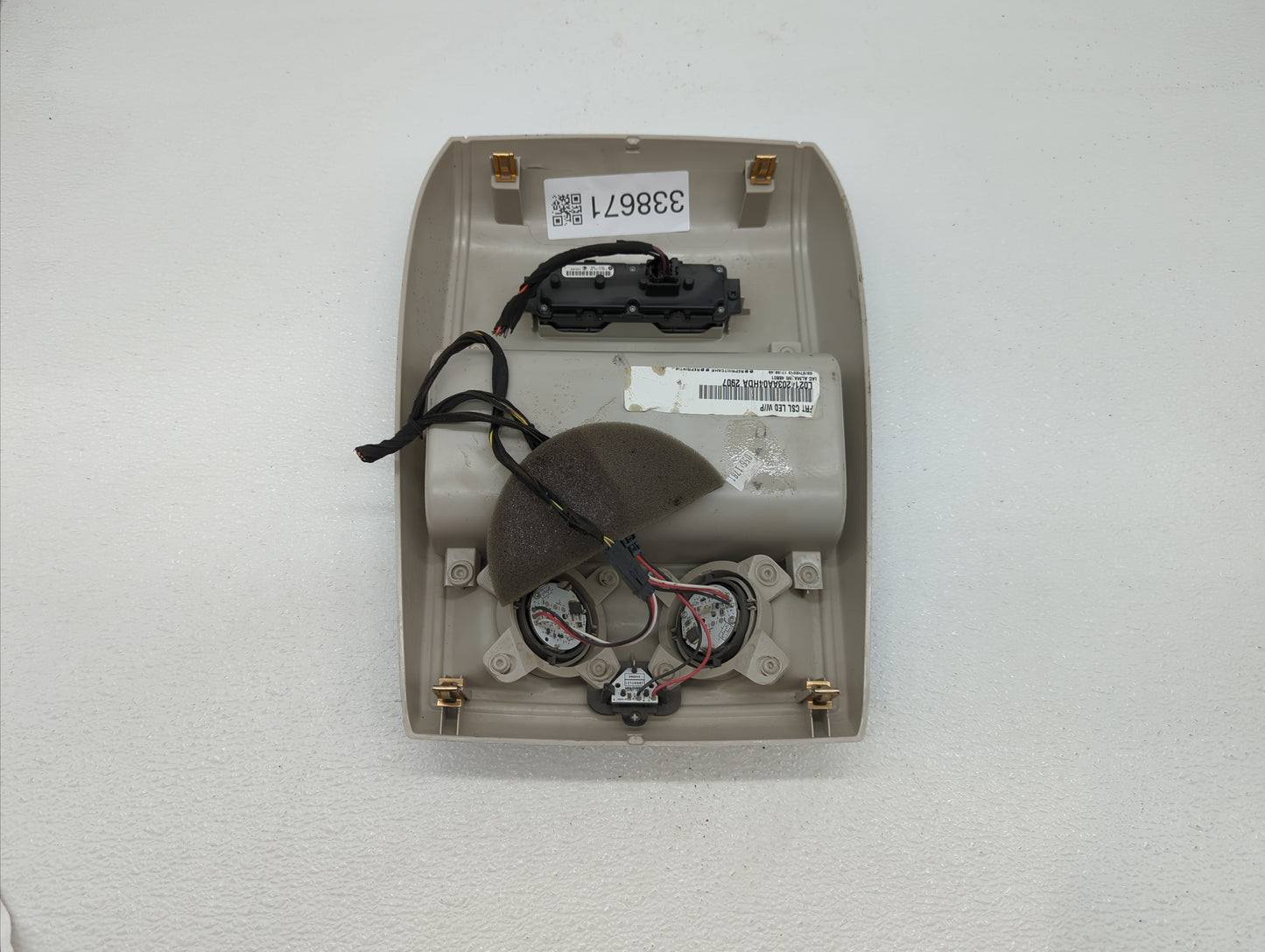 2013 Chrysler Town & Country Overhead Roof Console - Oemusedautoparts1.com