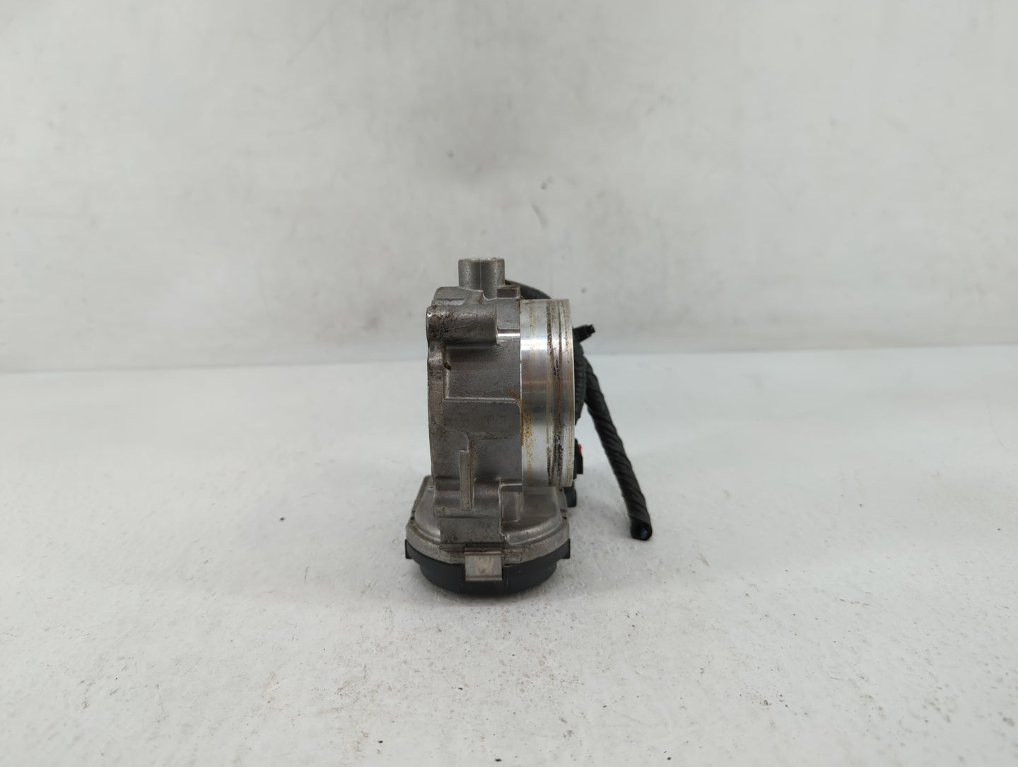 2011-2016 Chrysler Town & Country Throttle Body P/N:05184349AC Fits OEM Used Auto Parts - Oemusedautoparts1.com